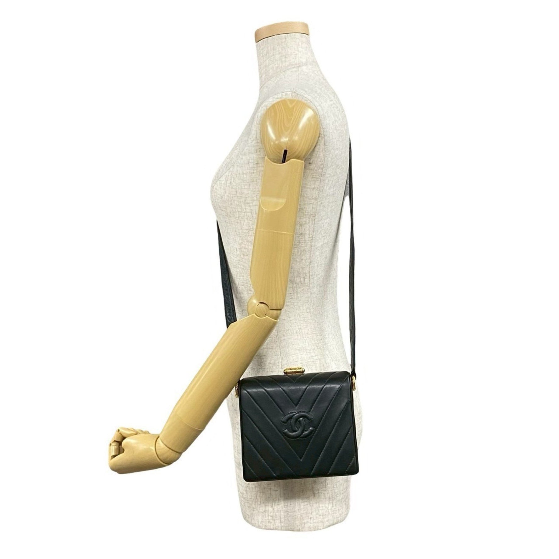 CHANEL V-Stitch Coco Lambskin Leather Shoulder Bag Pochette