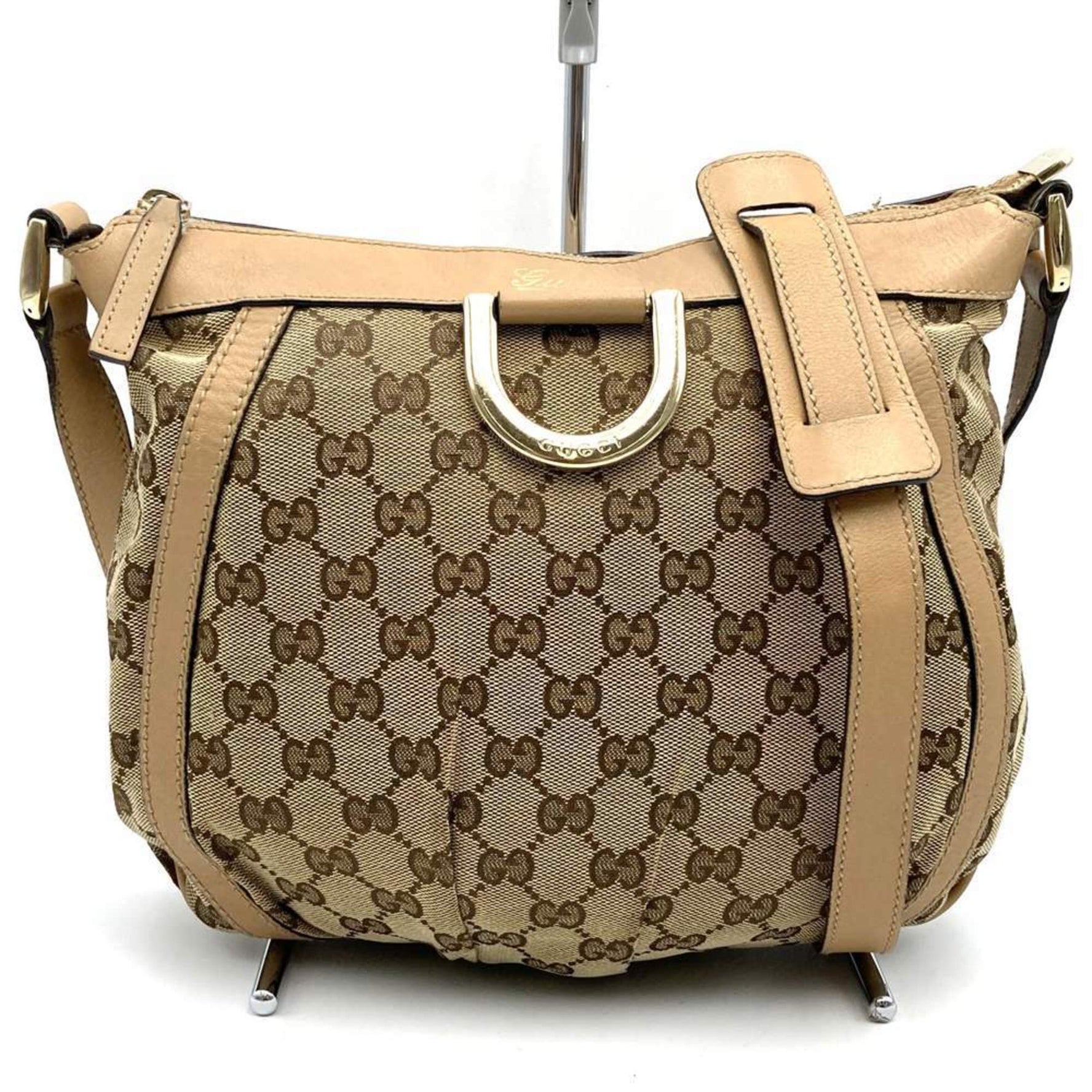 GUCCI Shoulder Bag in and Beige GG Canvas Leather