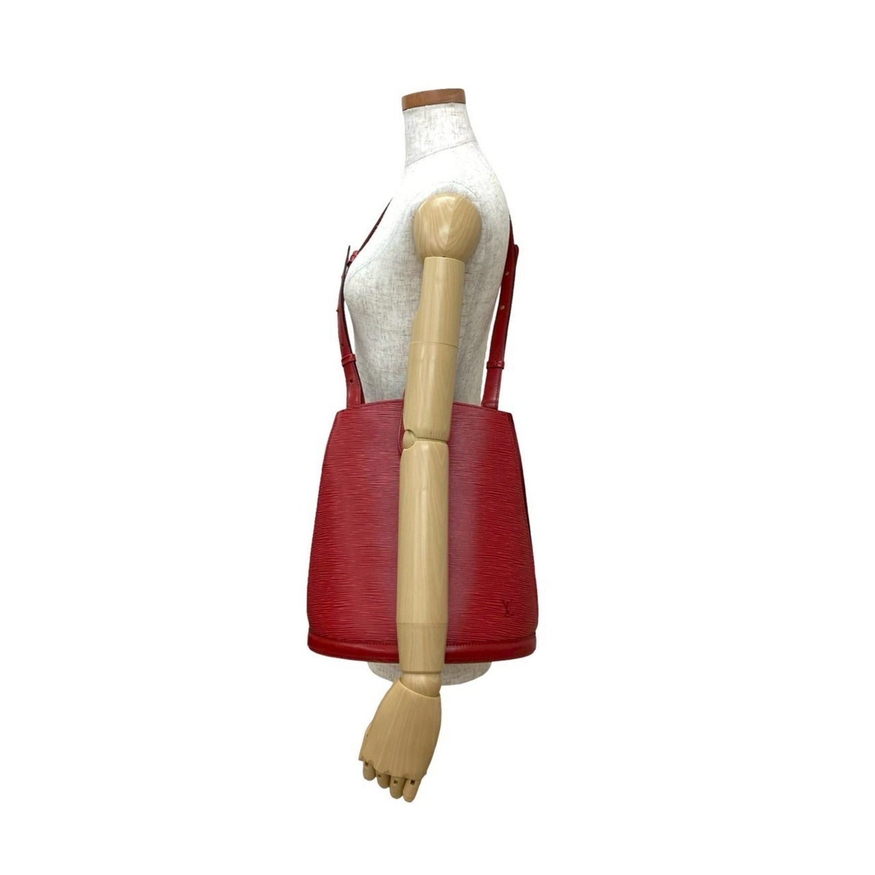 Louis Vuitton Cluny Epi Leather Semi-Shoulder Bag/Tote Bag in Castilian Red (483-5)