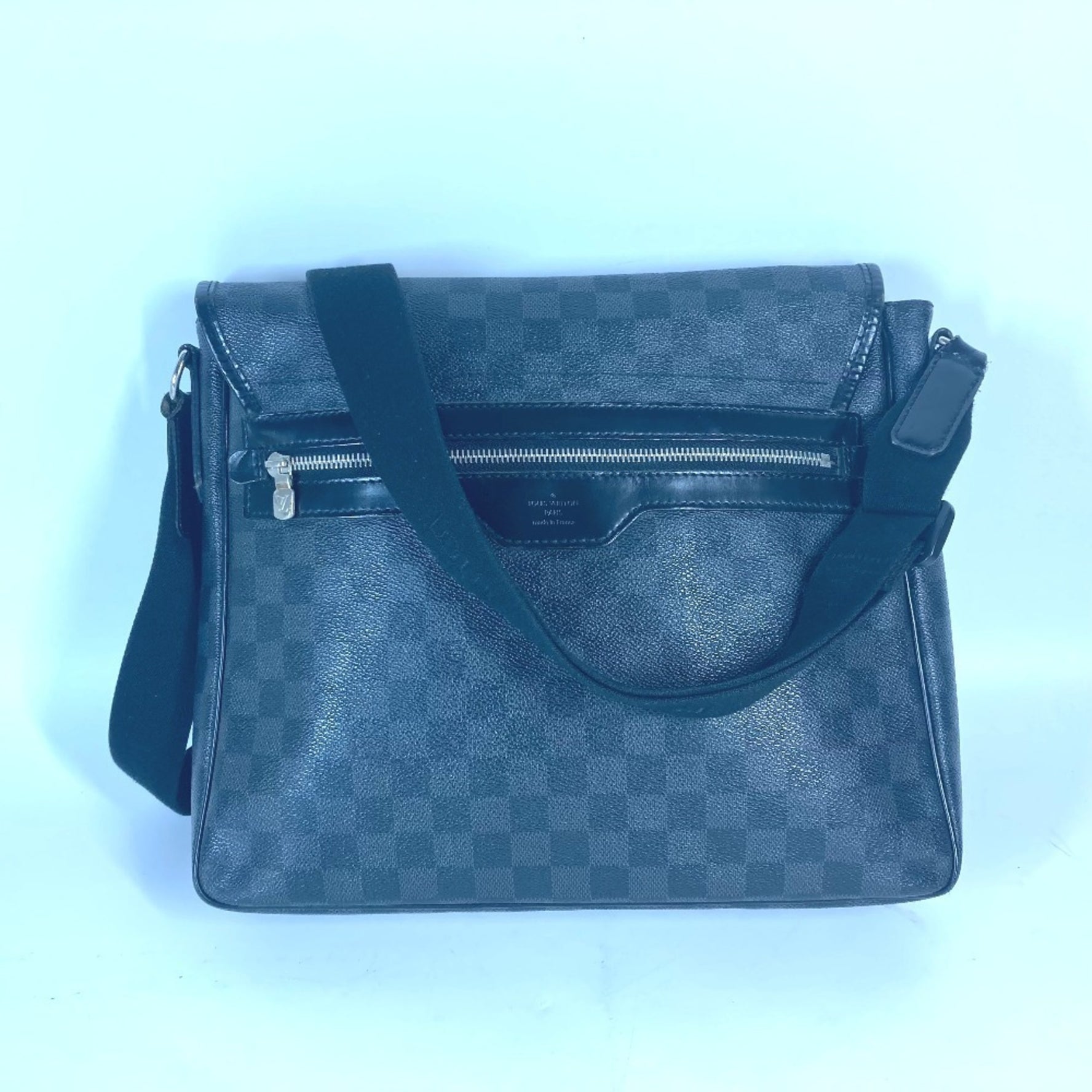 Louis Vuitton Damier Graphite Distrix MM Bag Flap Messenger Crossbody Shoulder Canvas Men's
