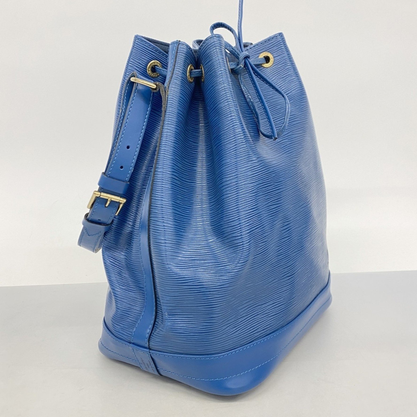 Louis Vuitton Epi Noe Shoulder Bag M44005 Toledo Blue for Women