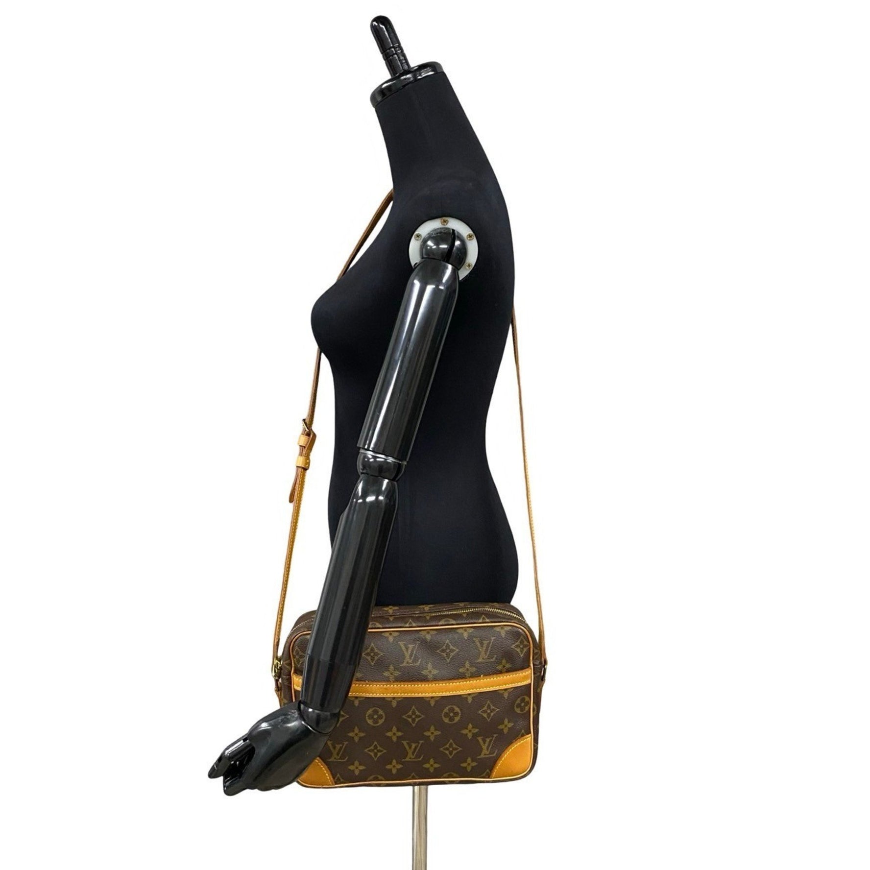 Louis Vuitton Trocadero Monogram Leather Shoulder Bag/Pochette in Brown