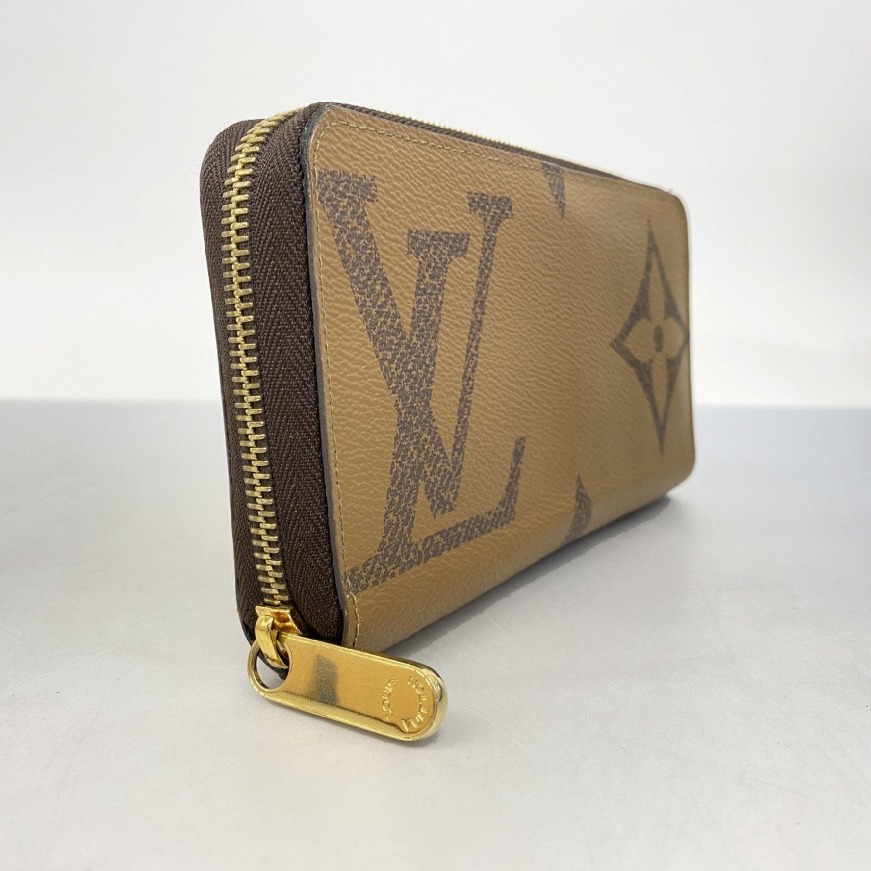 Louis Vuitton Monogram Giant Reverse Zippy Wallet