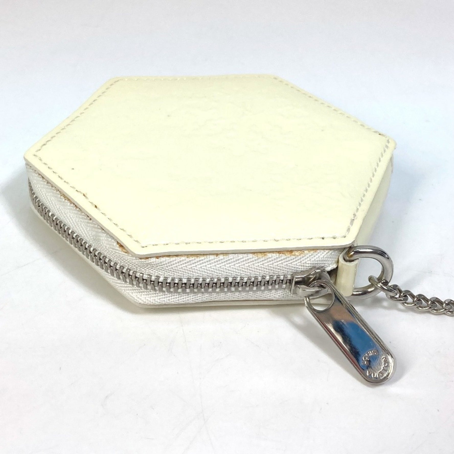 LOUIS VUITTON M58219 Vernis Porte Monnaie Flocon Wallet with Keychain, Coin Purse, Patent Leather, Women's, Taupe and White