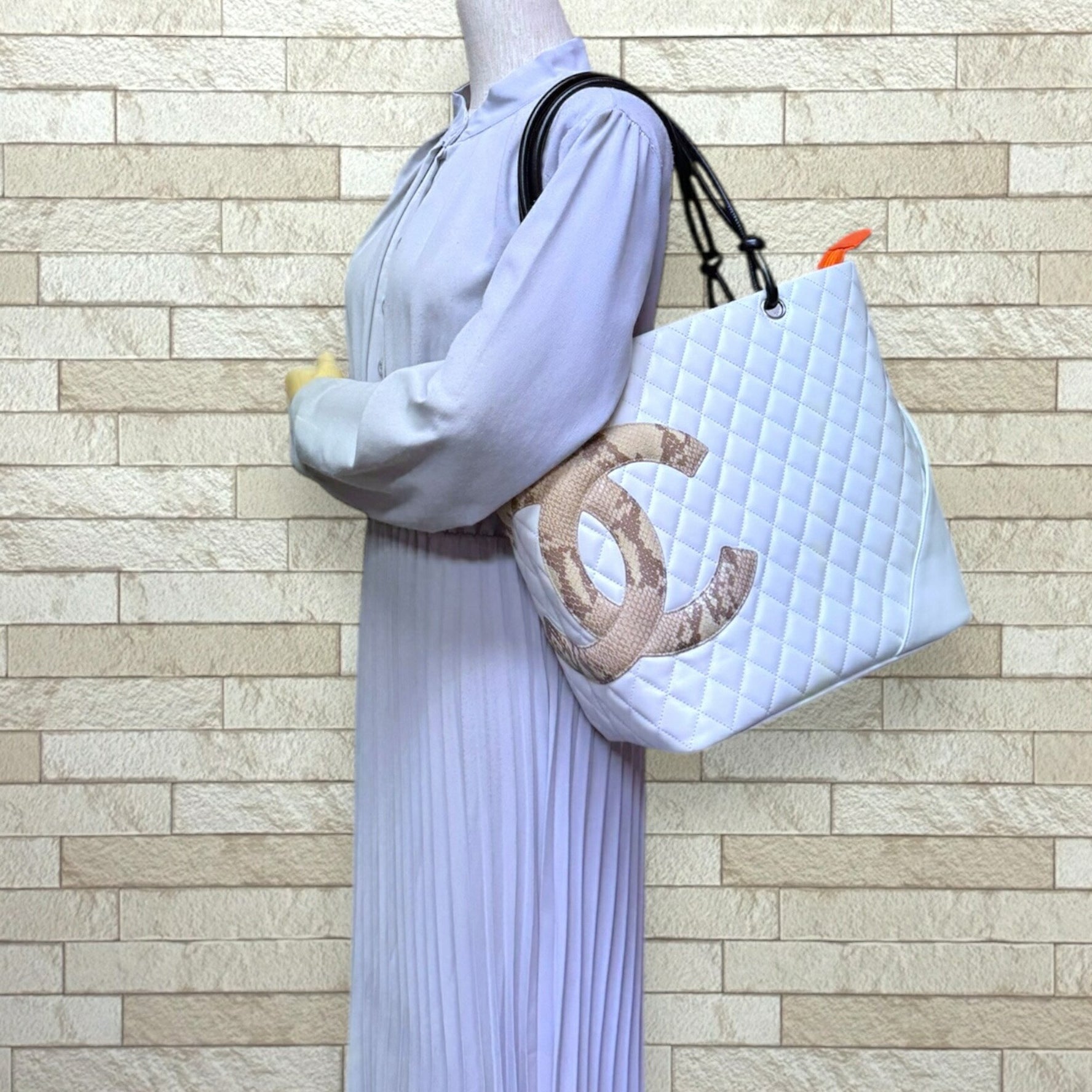 CHANEL Family Sale Cambon Large Tote Bag in Leather