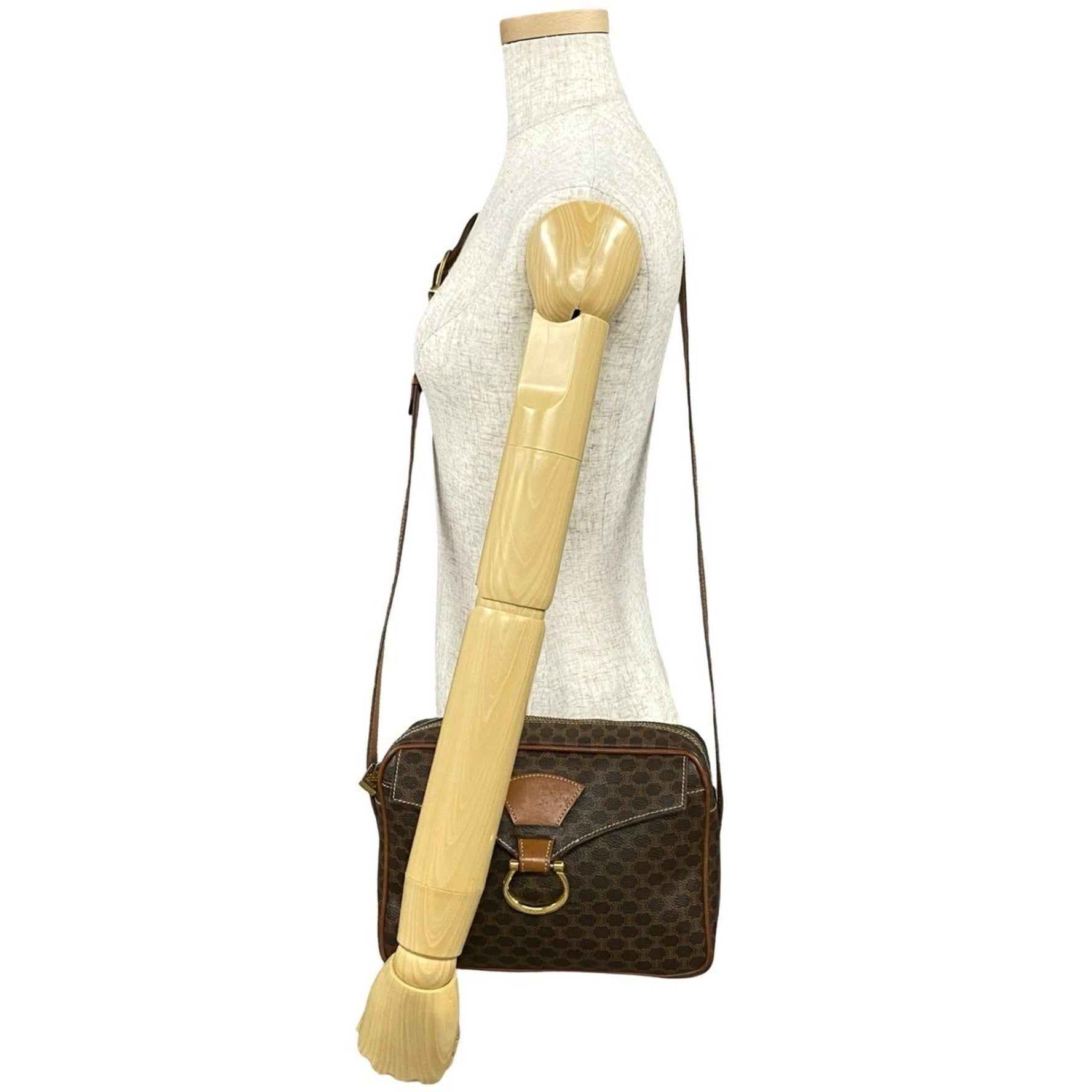 CELINE Vintage Macadam Blason Triomphe Leather Shoulder Bag/Pochette/Sacoche, 252-7