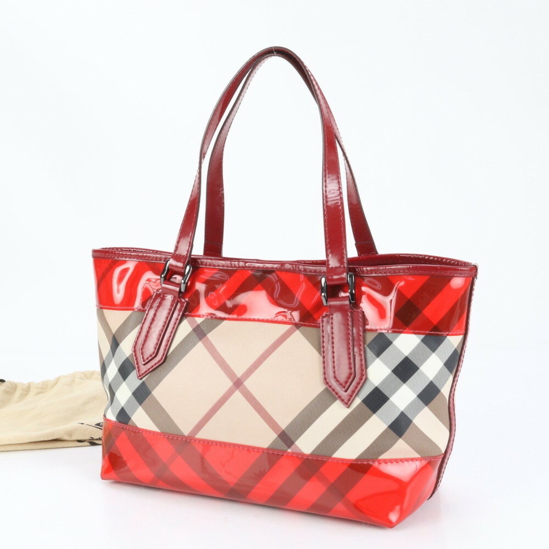 Burberry Nova Check Patent Leather Shoulder Bag/Handbag in Beige for Women