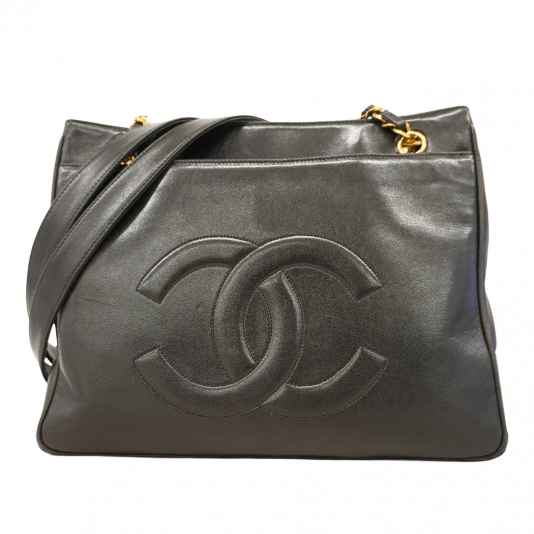 Chanel tote bag with chain shoulder strap, lambskin