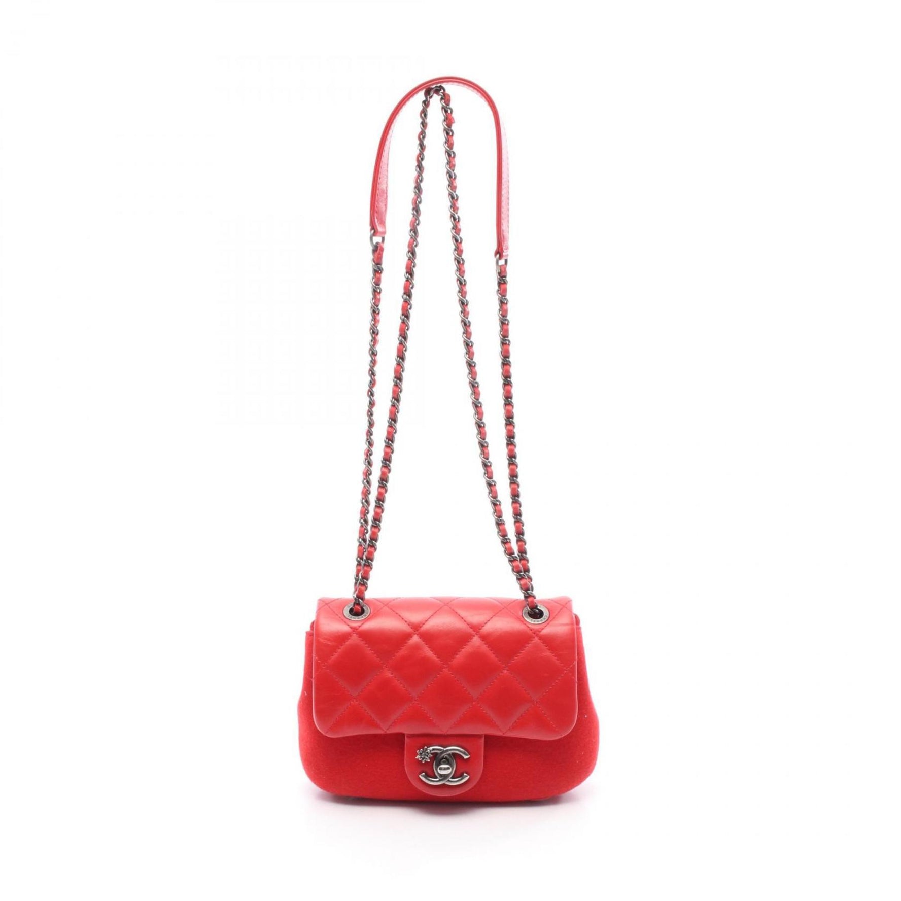 CHANEL Matelasse Shoulder Bag, Leather and Felt, Red