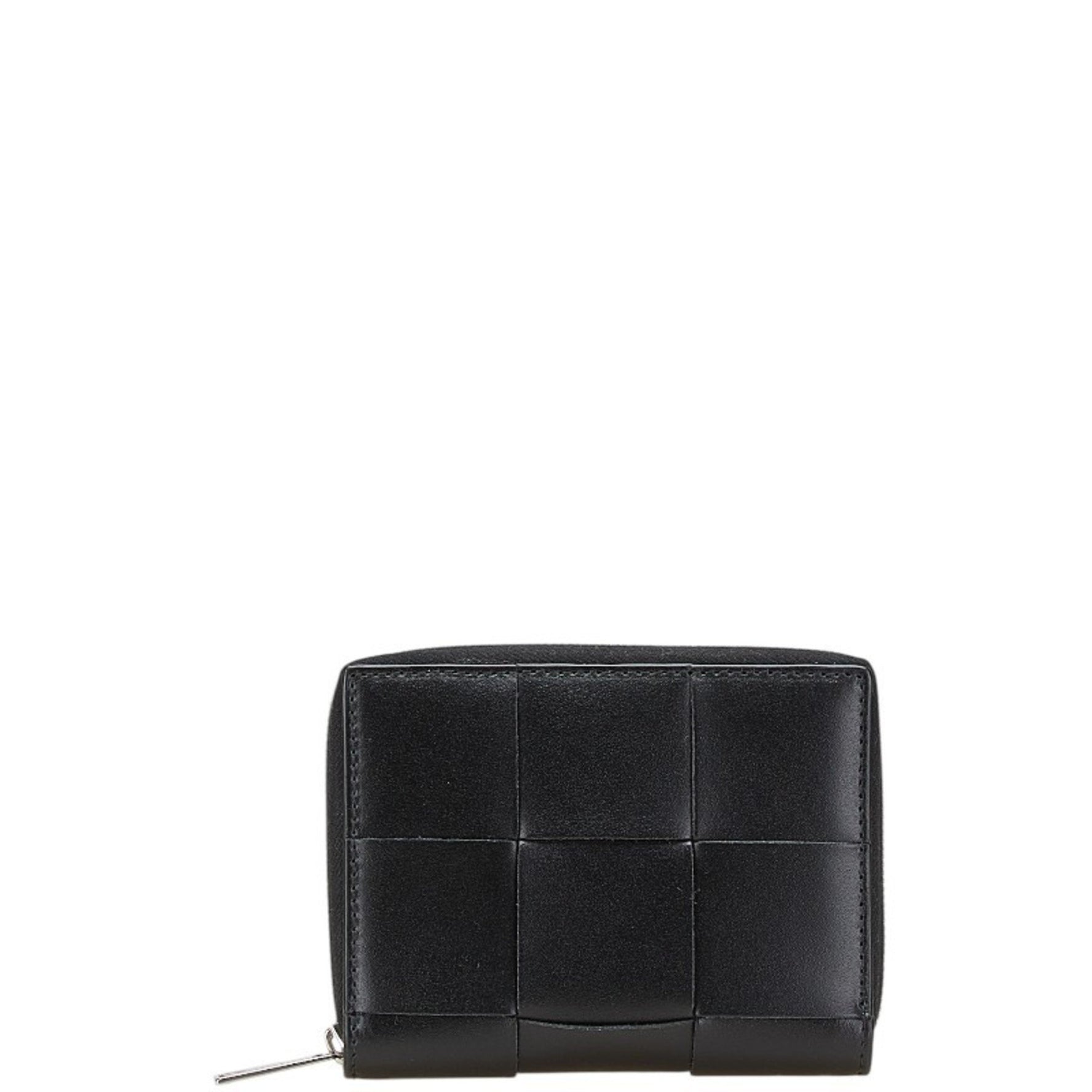 Bottega Veneta Maxi Intrecciato Bifold Wallet in Leather