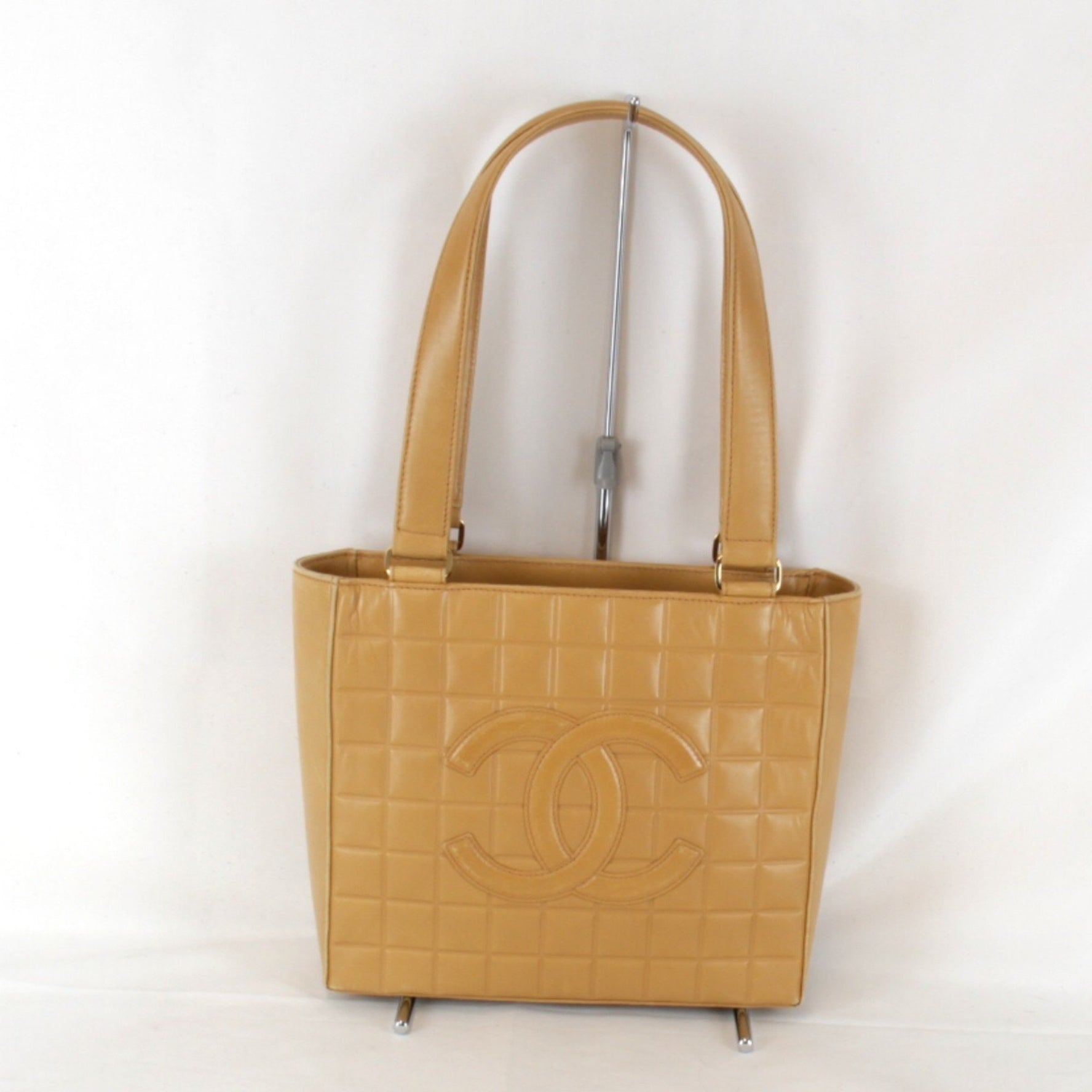 CHANEL Chocolate Bar Handbag, Easy to Match, Leather