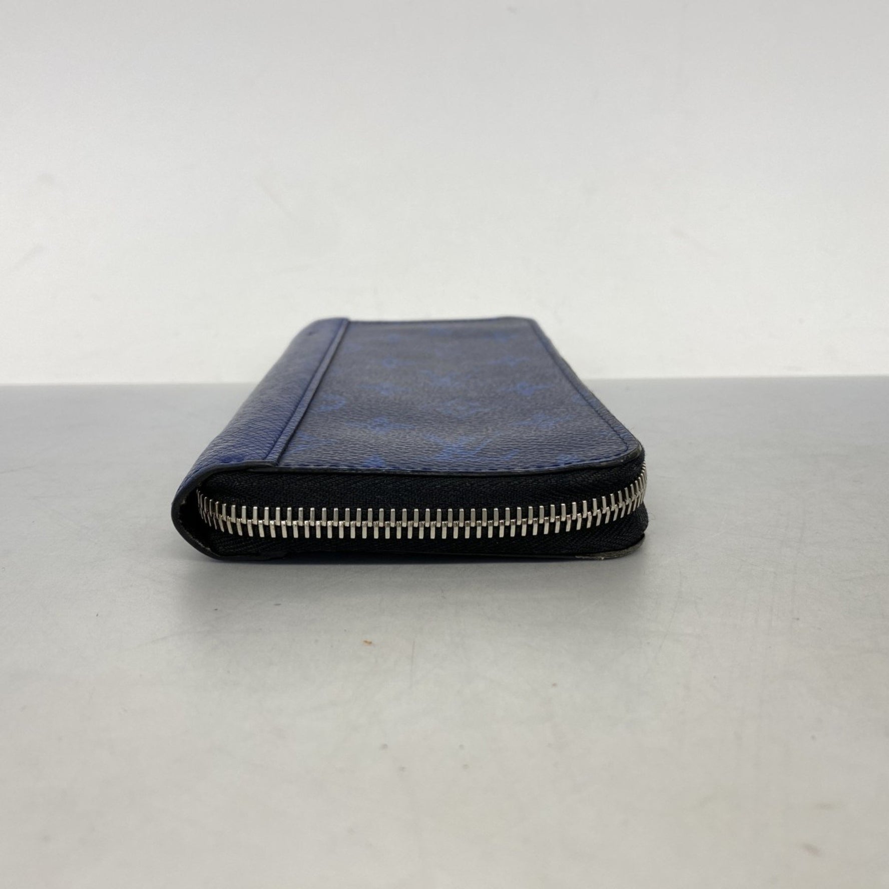 Louis Vuitton Taiga Rama Zippy Wallet Vertical Long