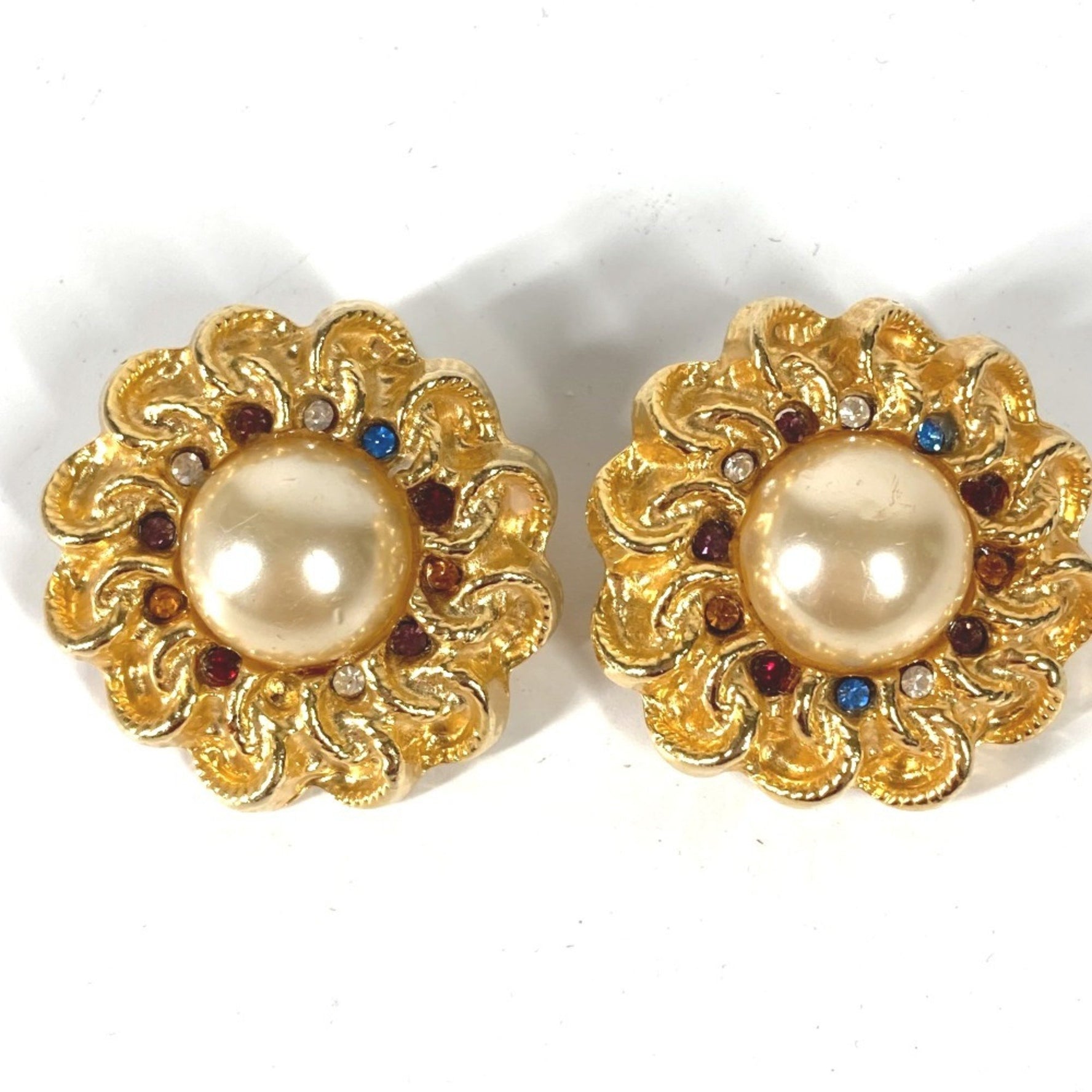 CHANEL Vintage Flower Rhinestone and Faux Pearl Earrings in Metal, Gold