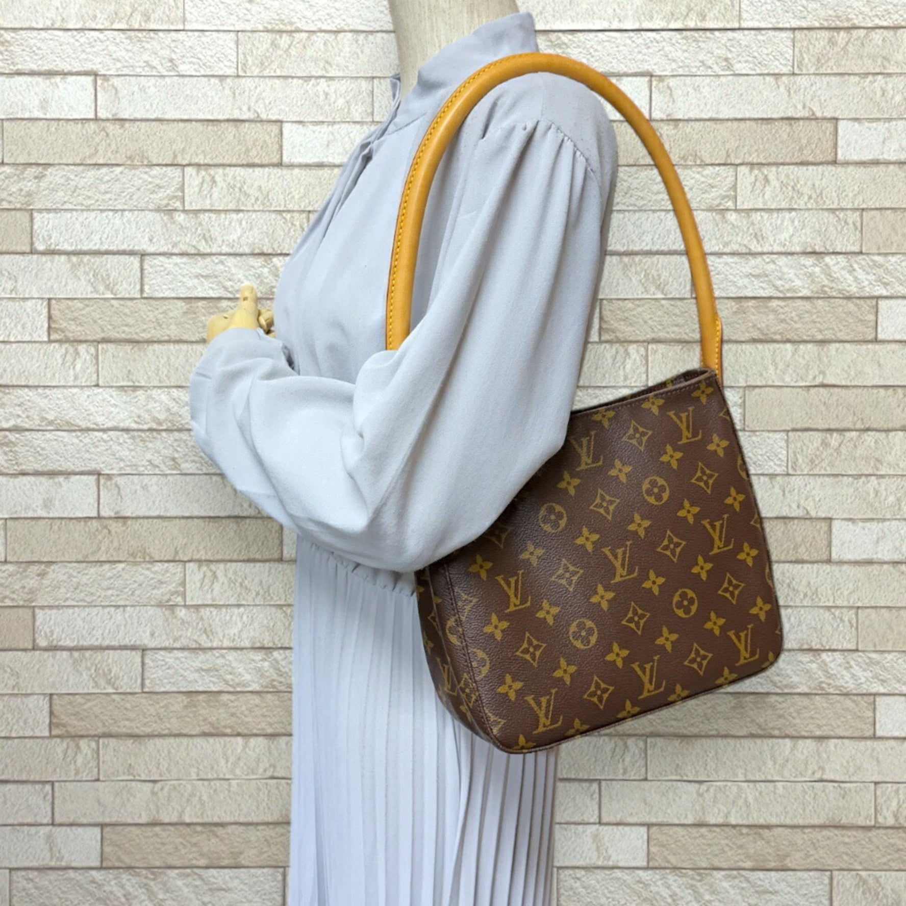 Louis Vuitton Looping MM Monogram Shoulder Bag Canvas M51146 Brown Women's LOUIS VUITTON