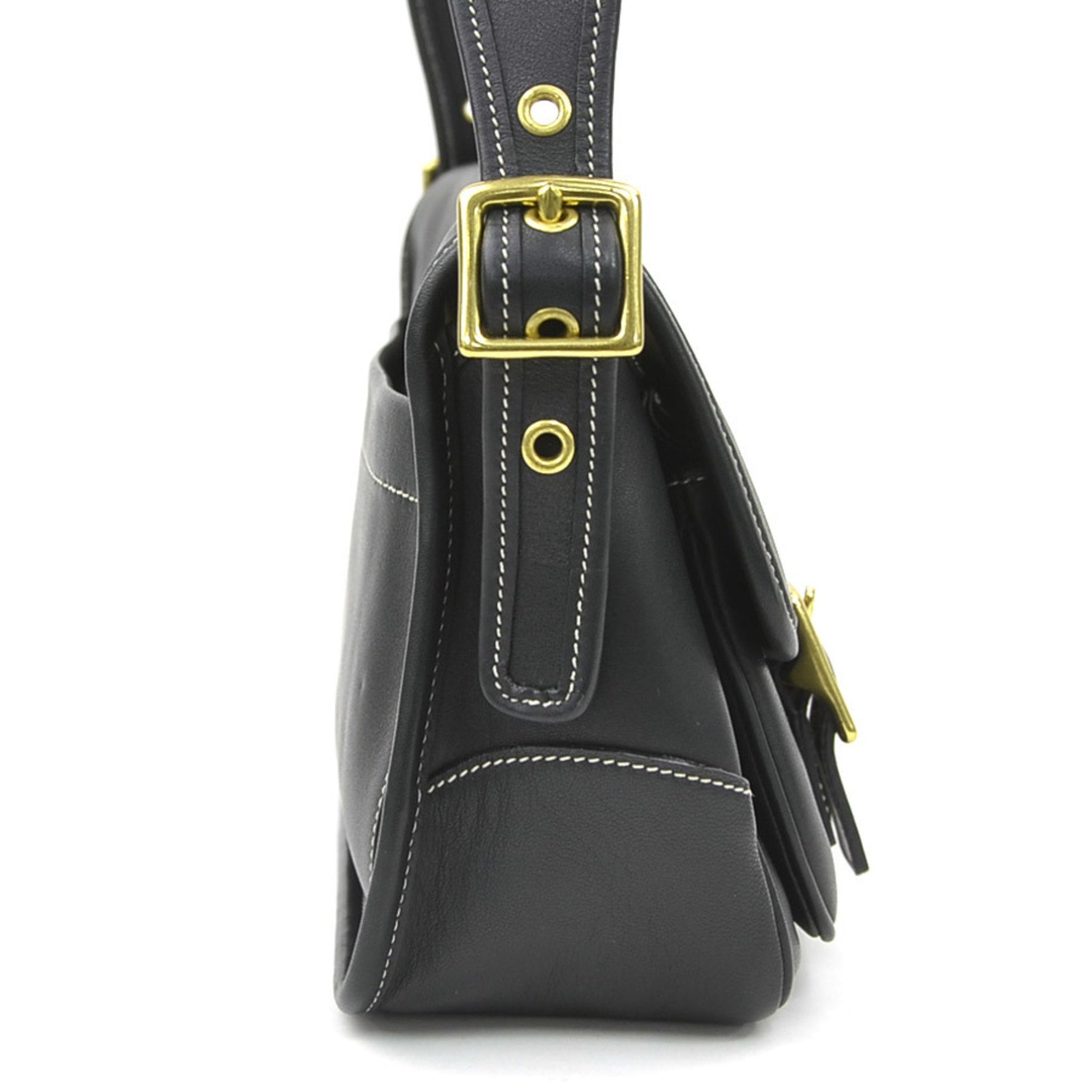 Coach shoulder bag in leather