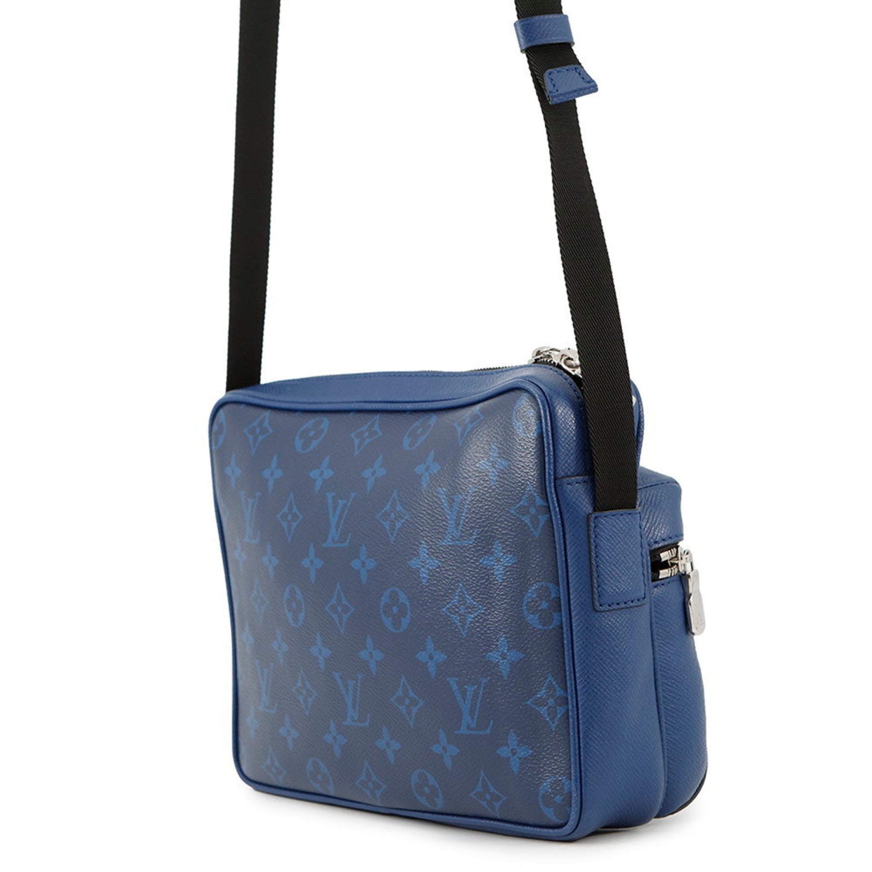 Louis Vuitton Monogram Taiga Outdoor Shoulder Bag, PM LOUIS VUITTON Rama