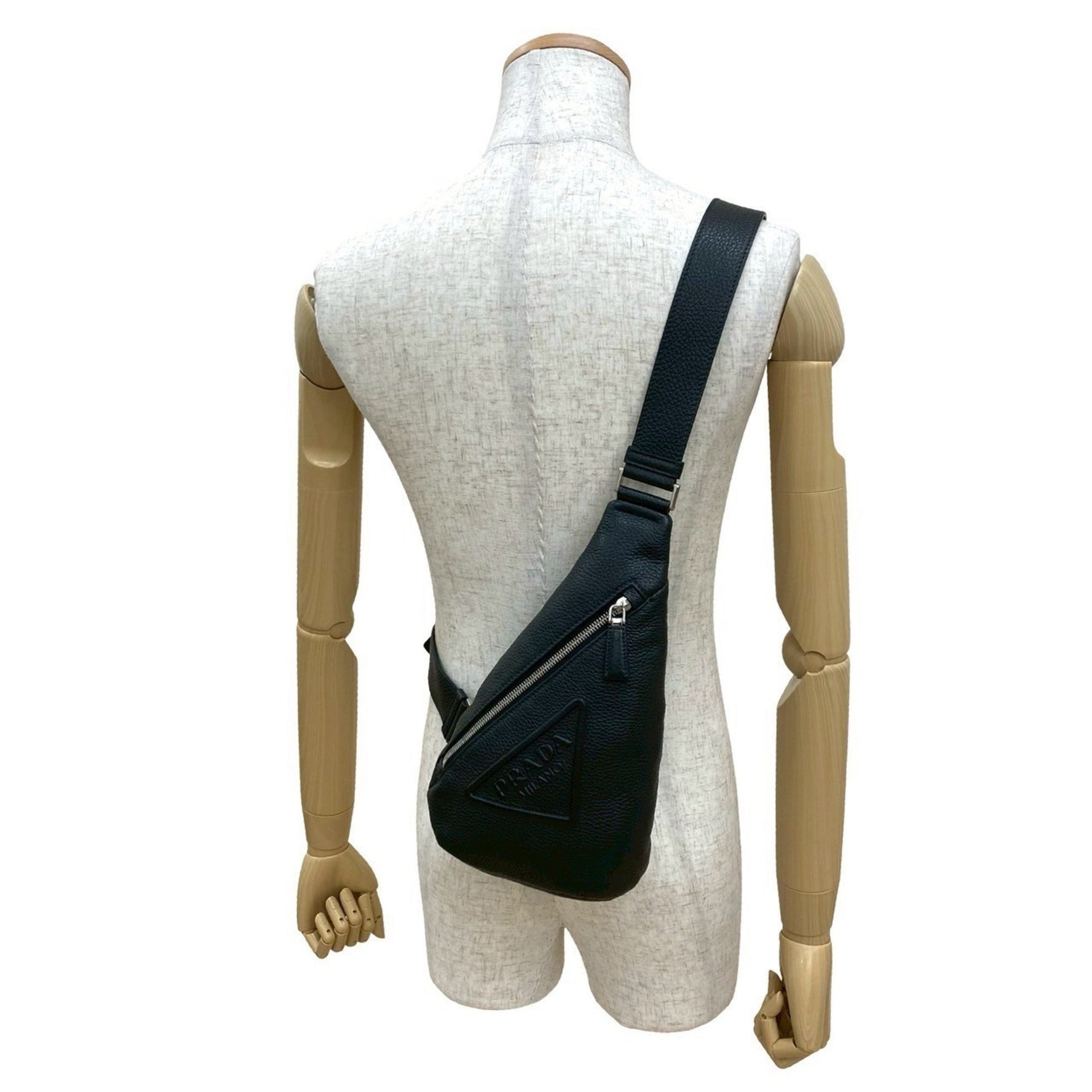Prada Triangle Logo Embossed Vitello Dino Leather Body Bag/Shoulder Bag/Pochette