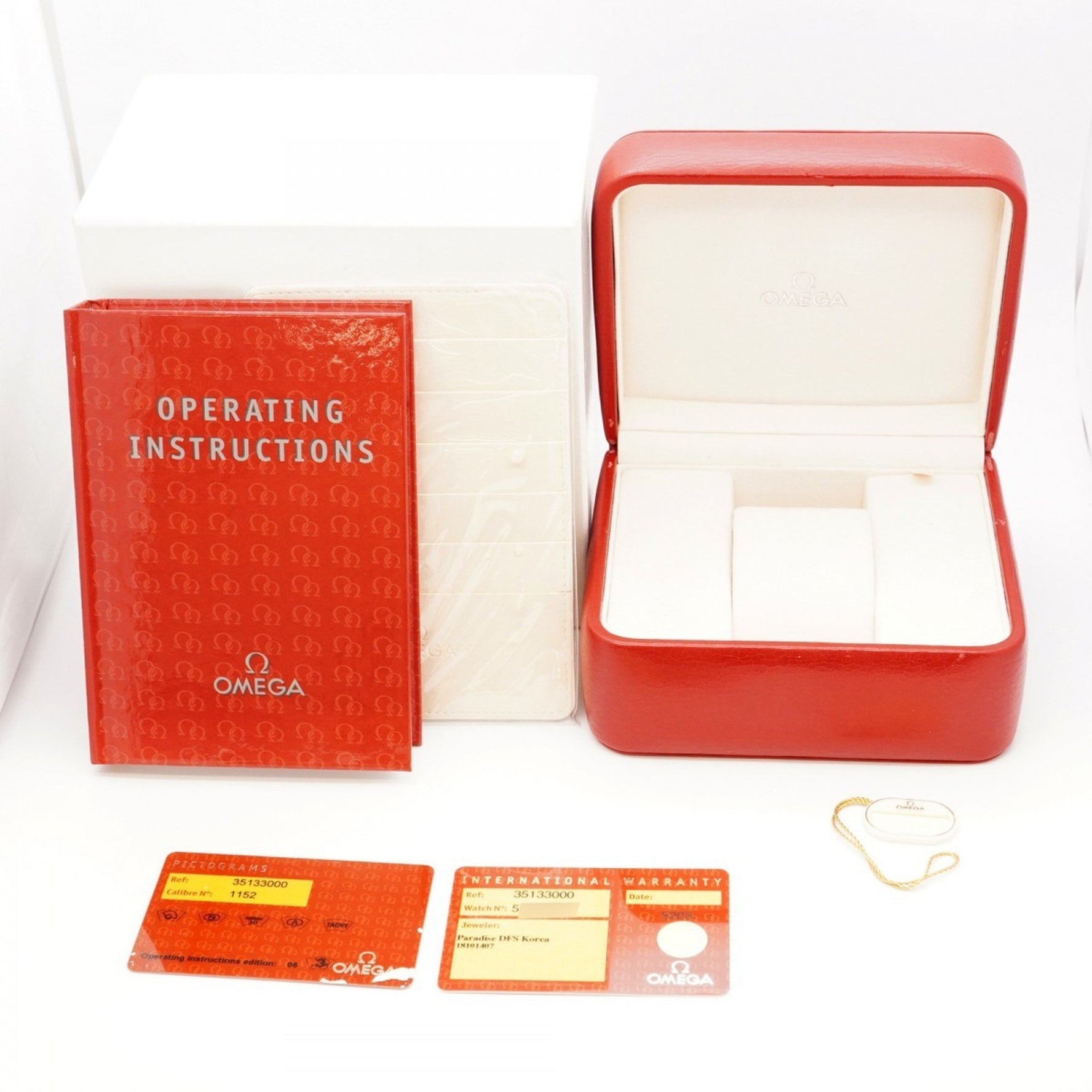 Omega Speedmaster 3513.30.00 Silver Dial Watch