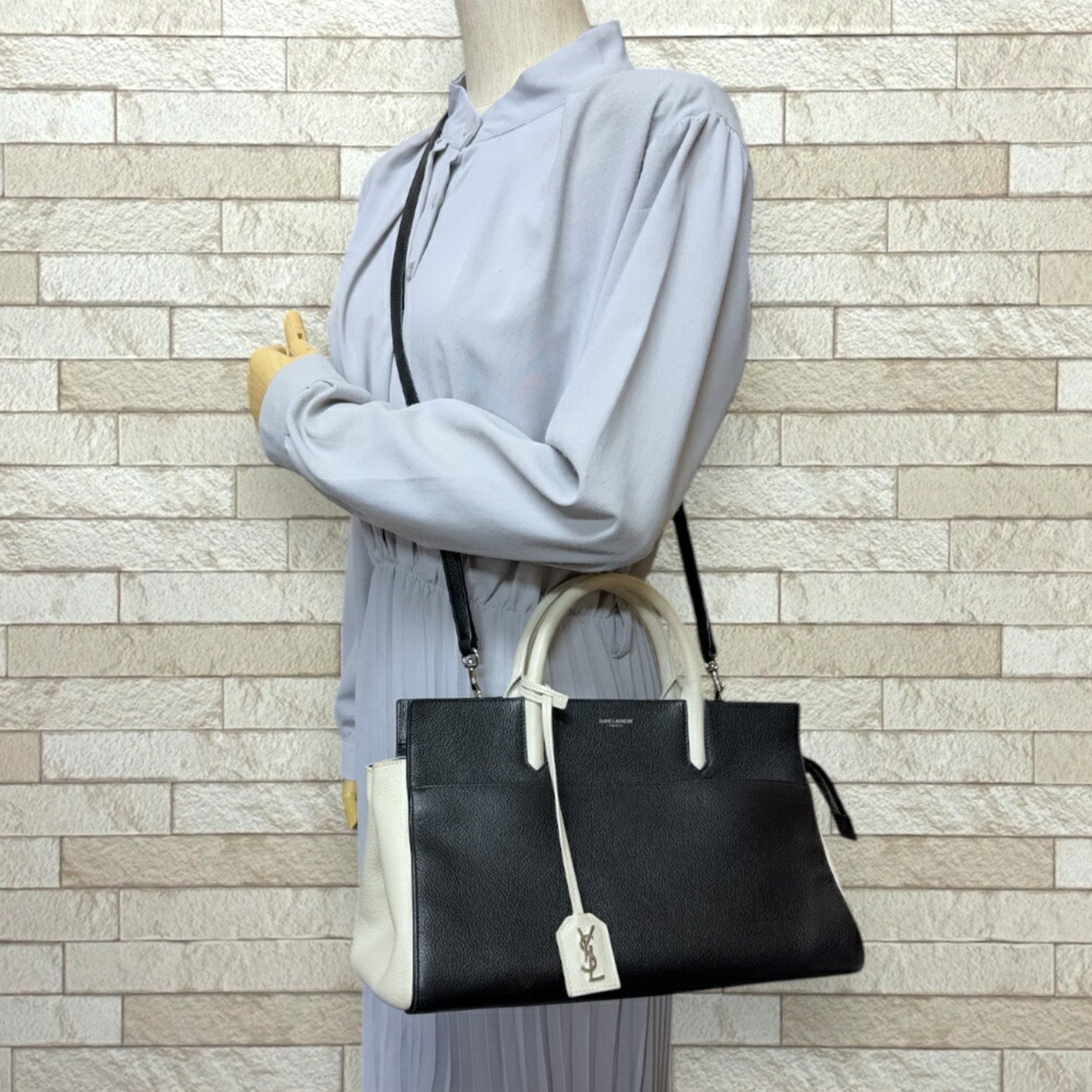 Saint Laurent Cabas Rive Gauche Shoulder Bag Leather Black Women's SAINT LAURENT