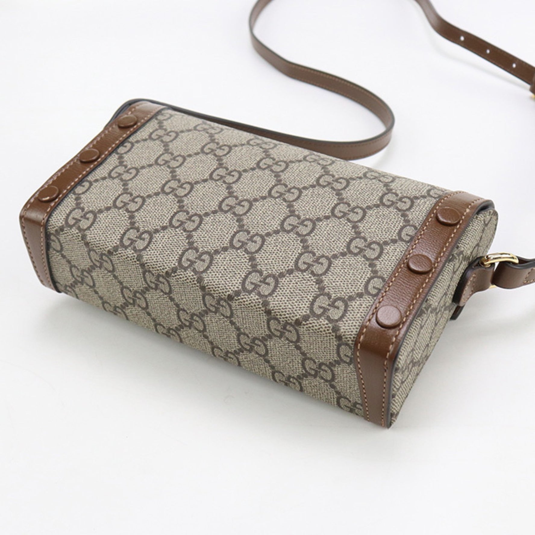 GUCCI Horsebit 1955 shoulder bag and mini in beige.