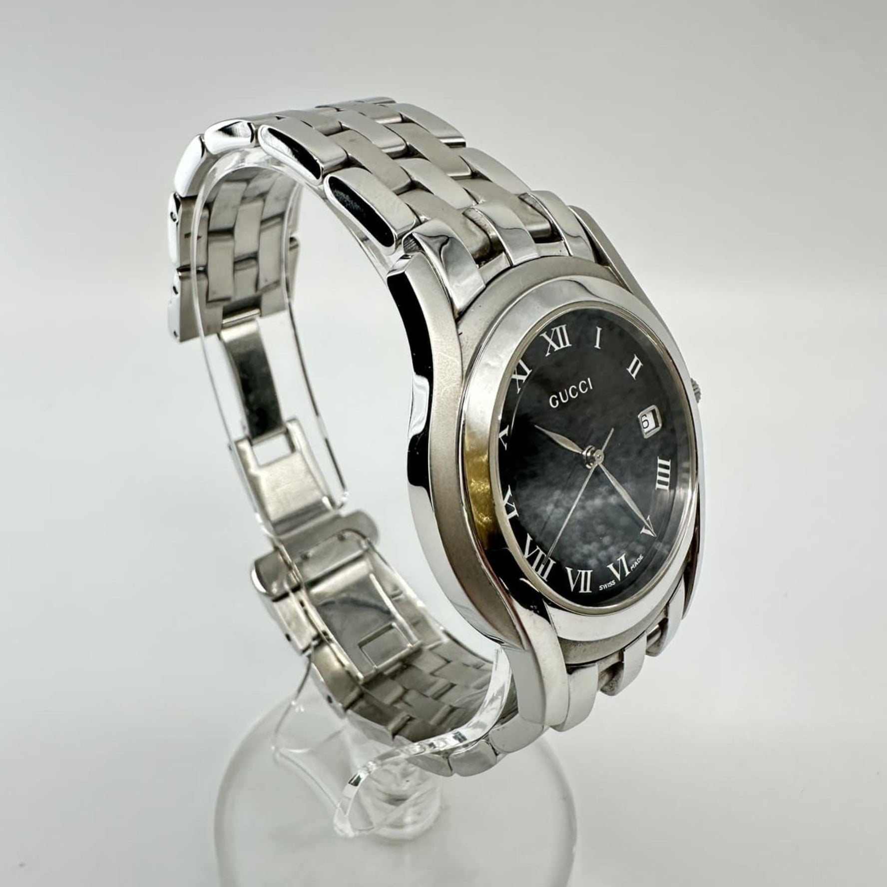 GUCCI Watch, Date, Quartz Battery-Operated, Silver, Black Dial