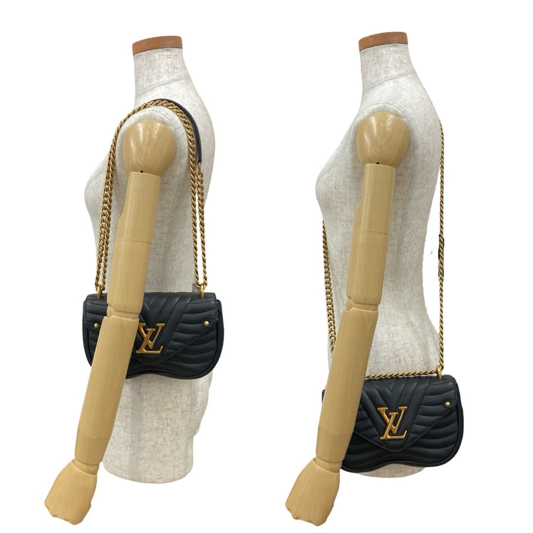 Unused, stored LOUIS VUITTON New Wave Chain Bag PM Leather Shoulder Pochette 205-6