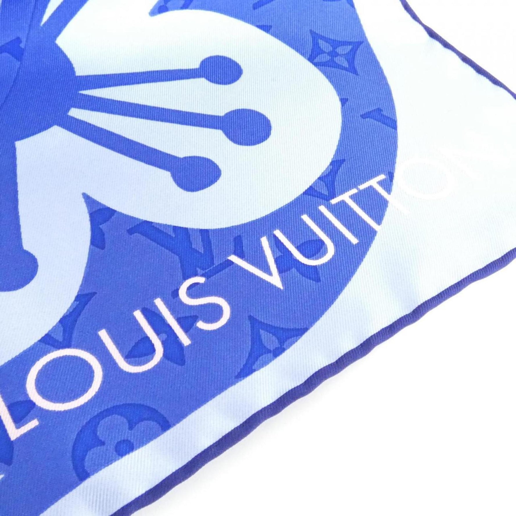 Louis Vuitton Carre Scarf