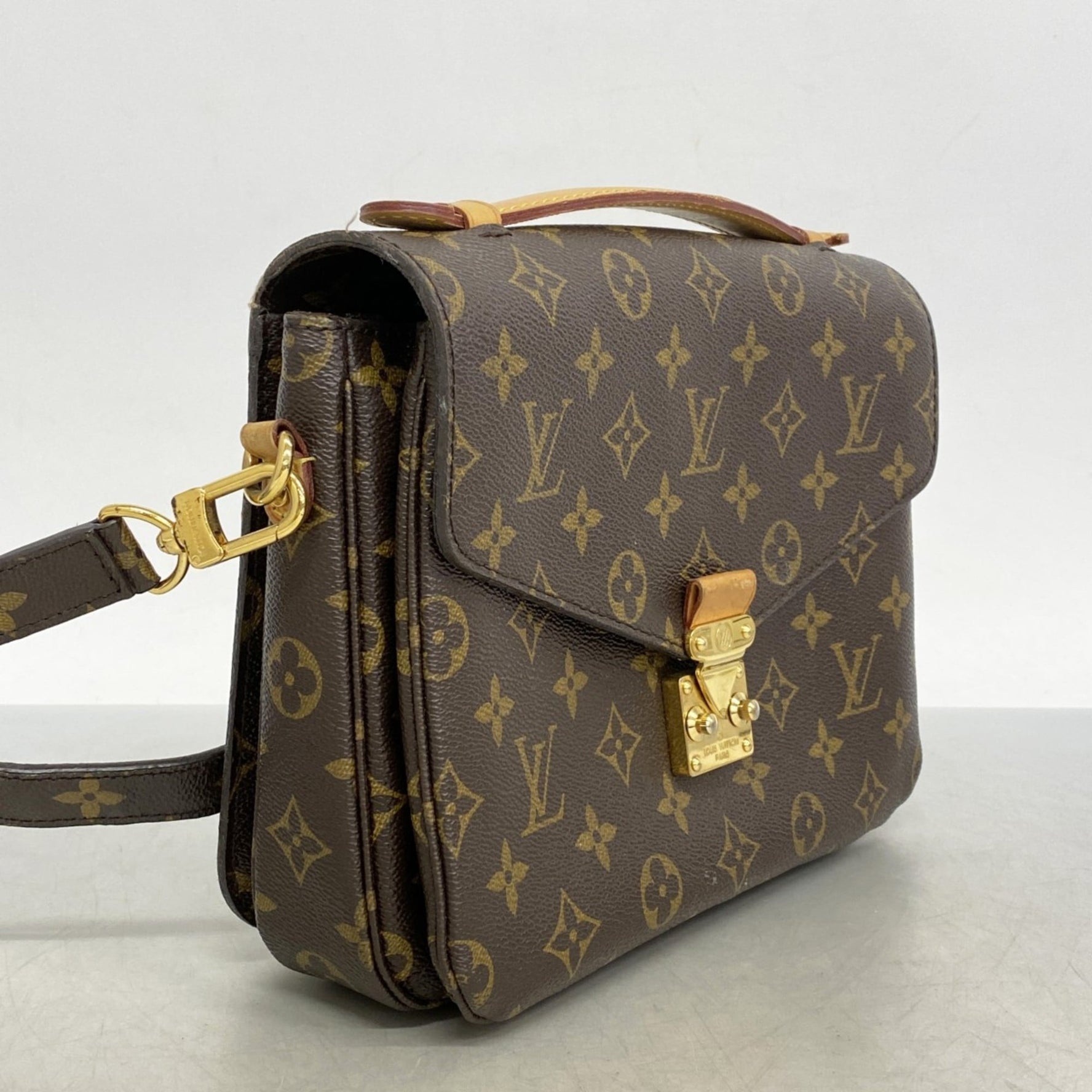 Louis Vuitton Pochette Metis MM Bag