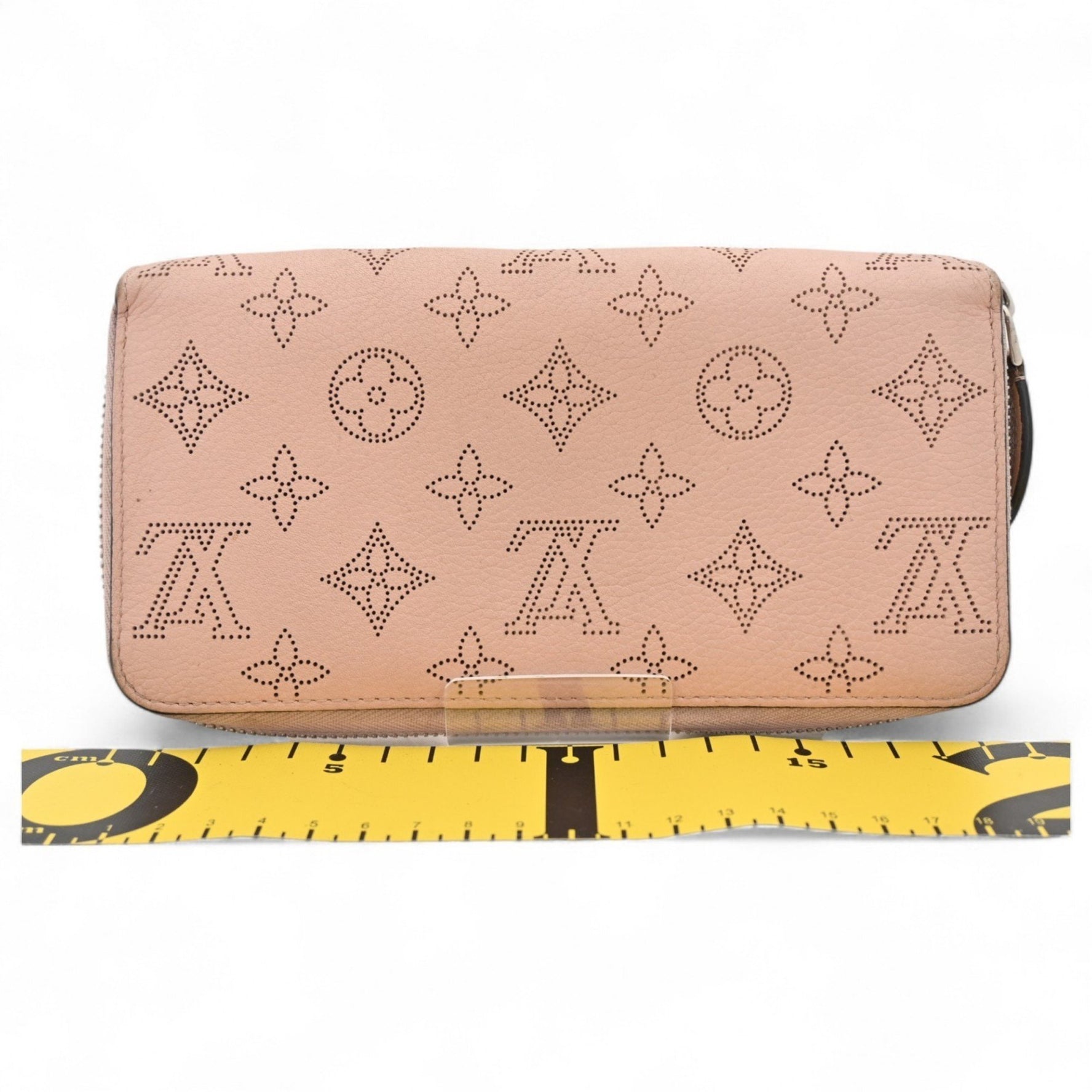 Louis Vuitton Mahina Round Zip Wallet
