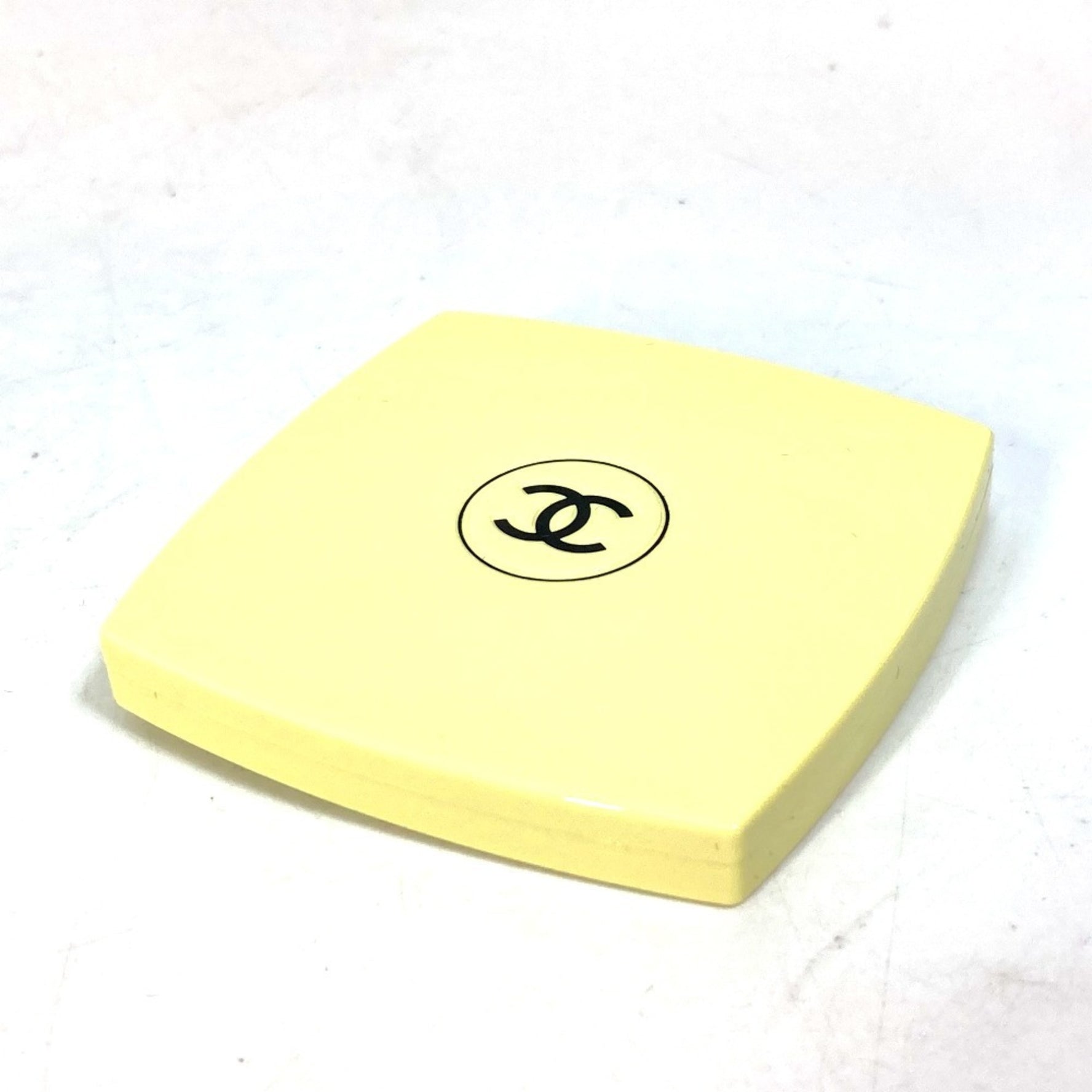CHANEL CC Coco Mark Miroir Double Facet Compact Mirror Plastic Ovny 129 Yellow