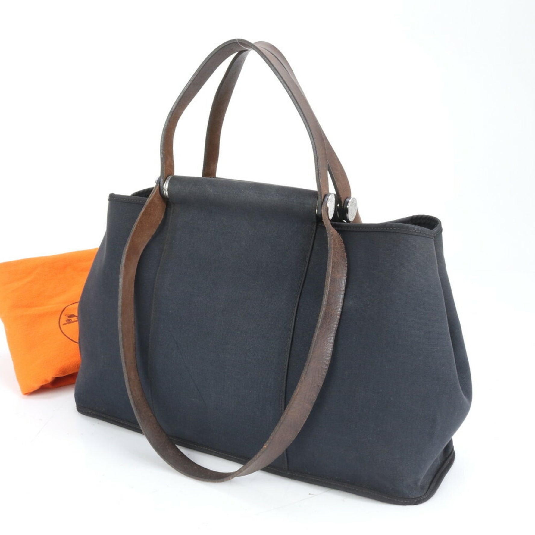 Hermes □H engraved Cabag Elan PM leather shoulder bag/handbag for women