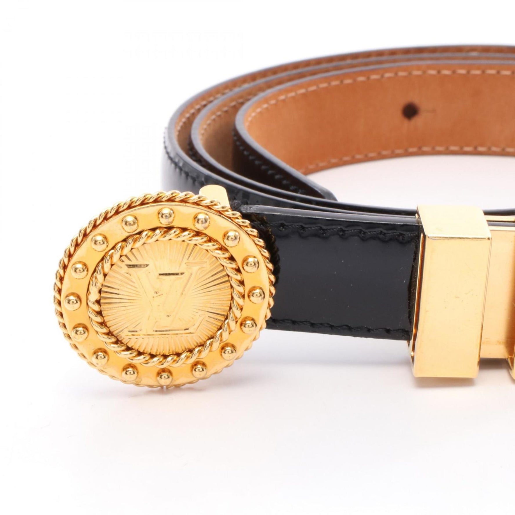Louis Vuitton LV logo belt, patent leather