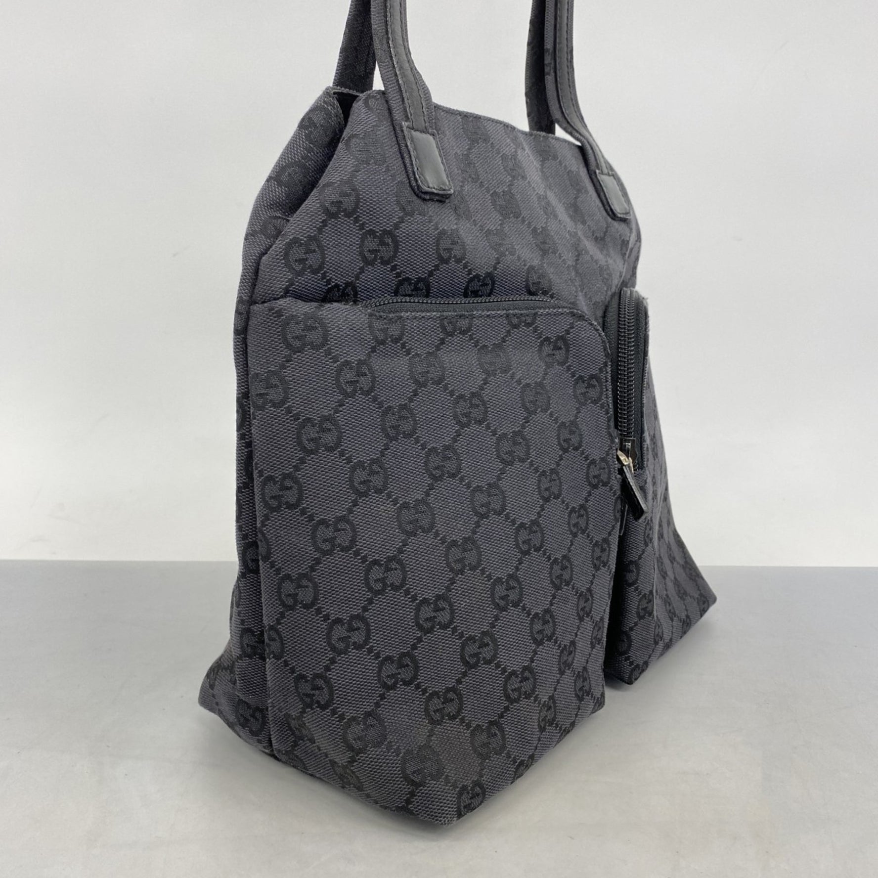 Gucci Shoulder Bag GG Canvas 002 1076