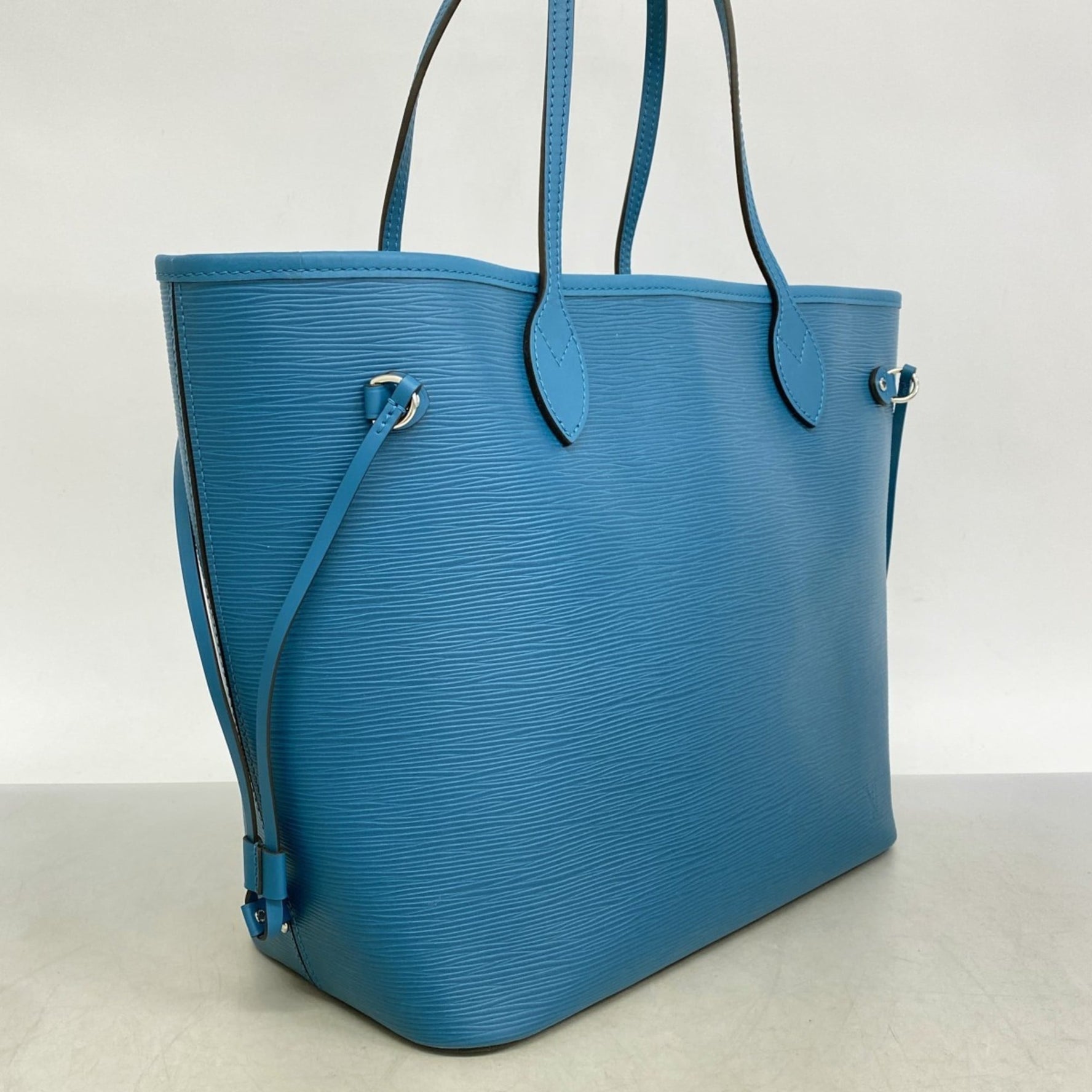 Louis Vuitton Neverfull MM Tote Bag