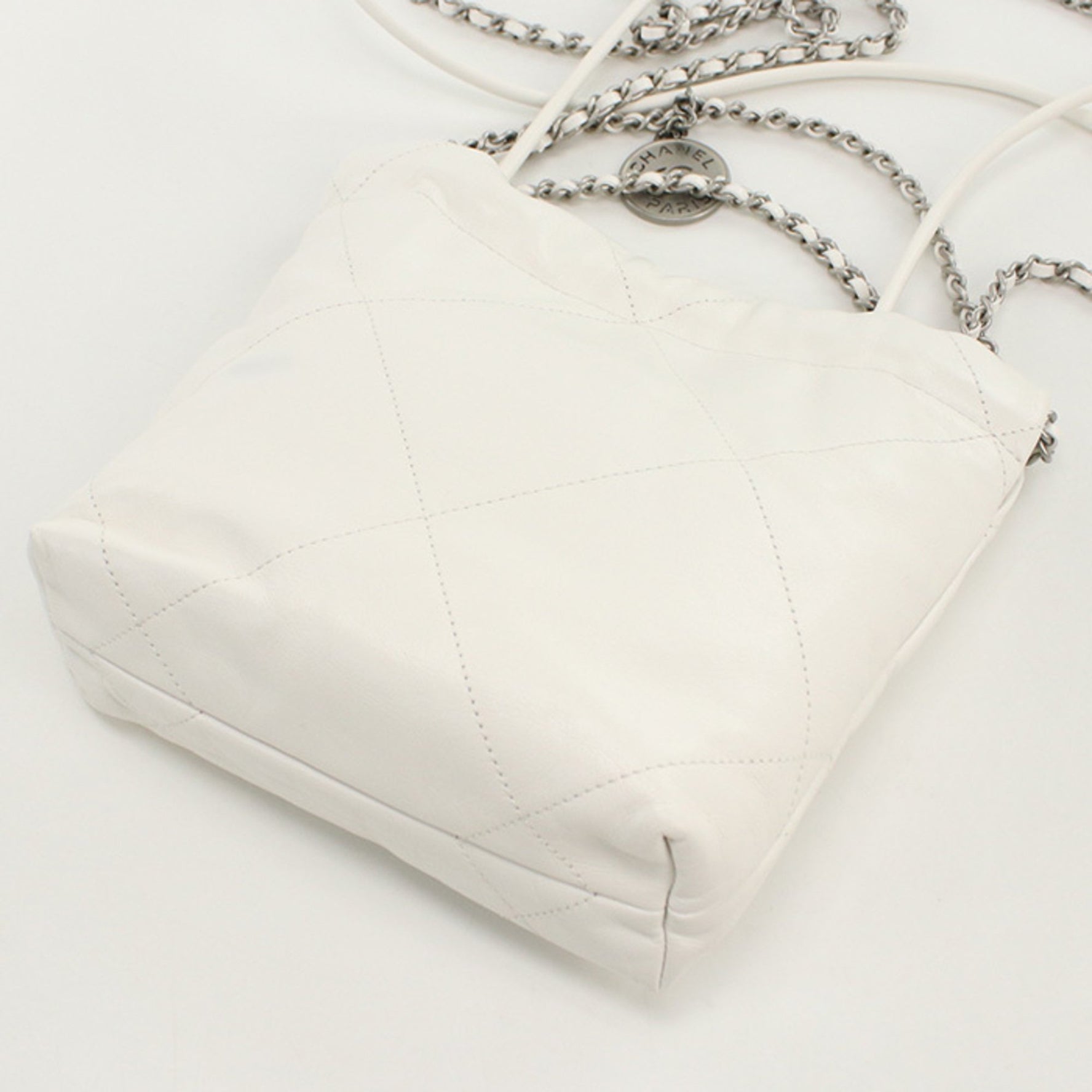 CHANEL Chain Shoulder Bag, Size 22