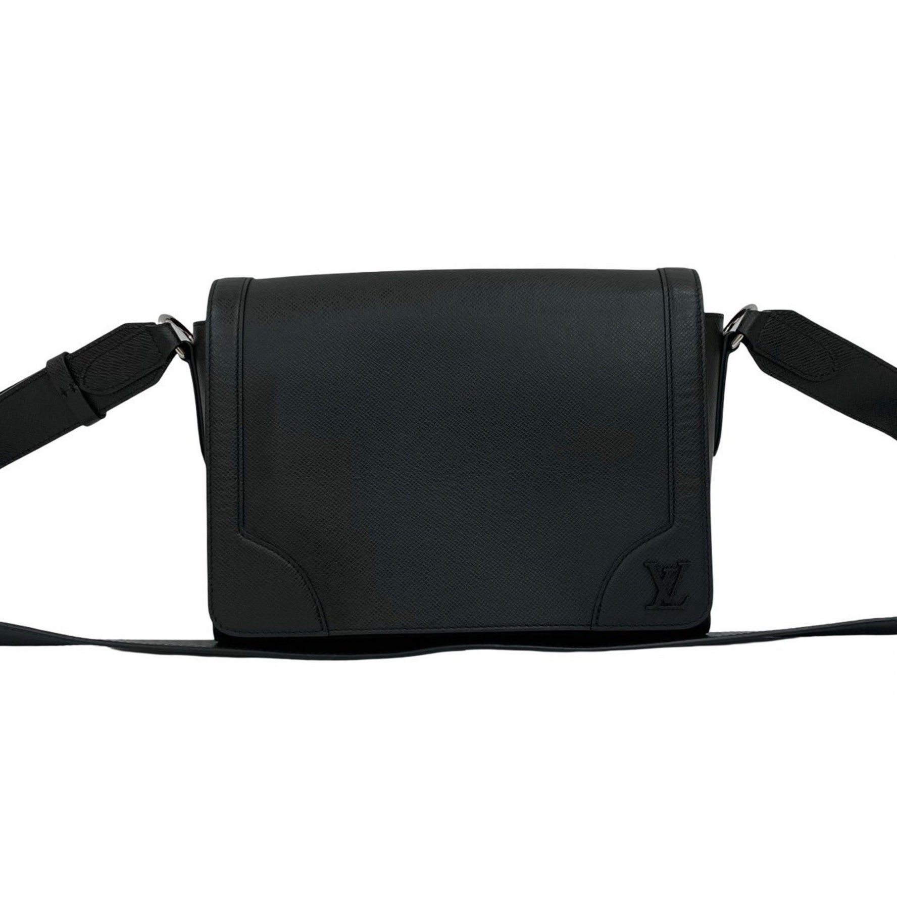 Louis Vuitton New Flap Messenger Taiga Leather Shoulder Bag Sacoche Noir