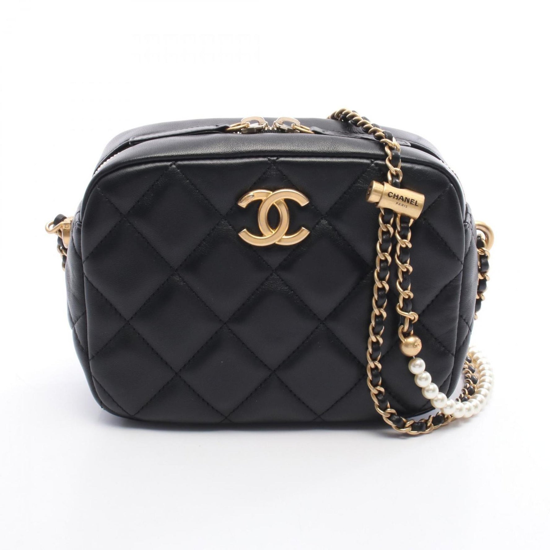 CHANEL Matelasse Shoulder Bag in Lambskin Leather
