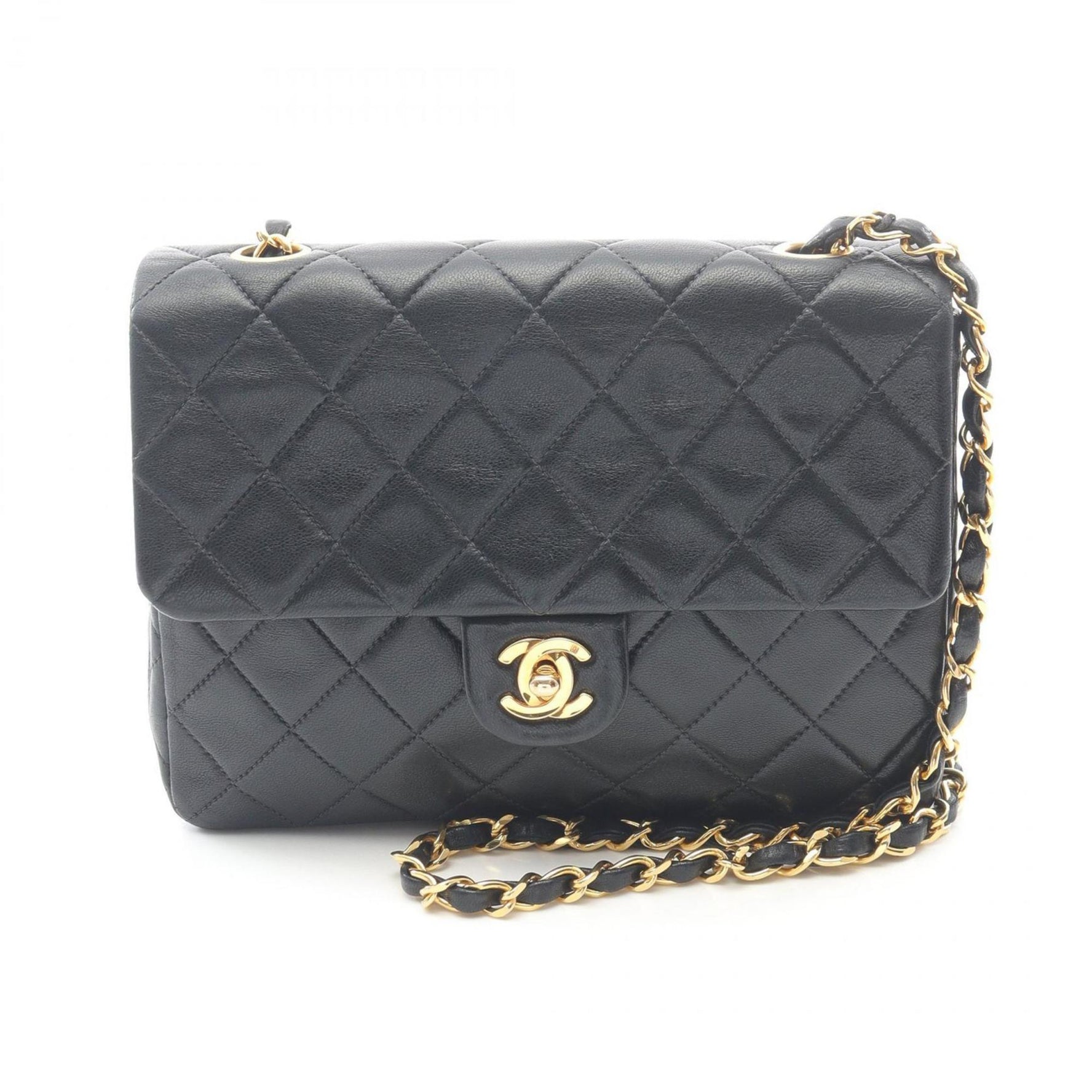 CHANEL Matelasse Single Flap Shoulder Bag in Lambskin Leather