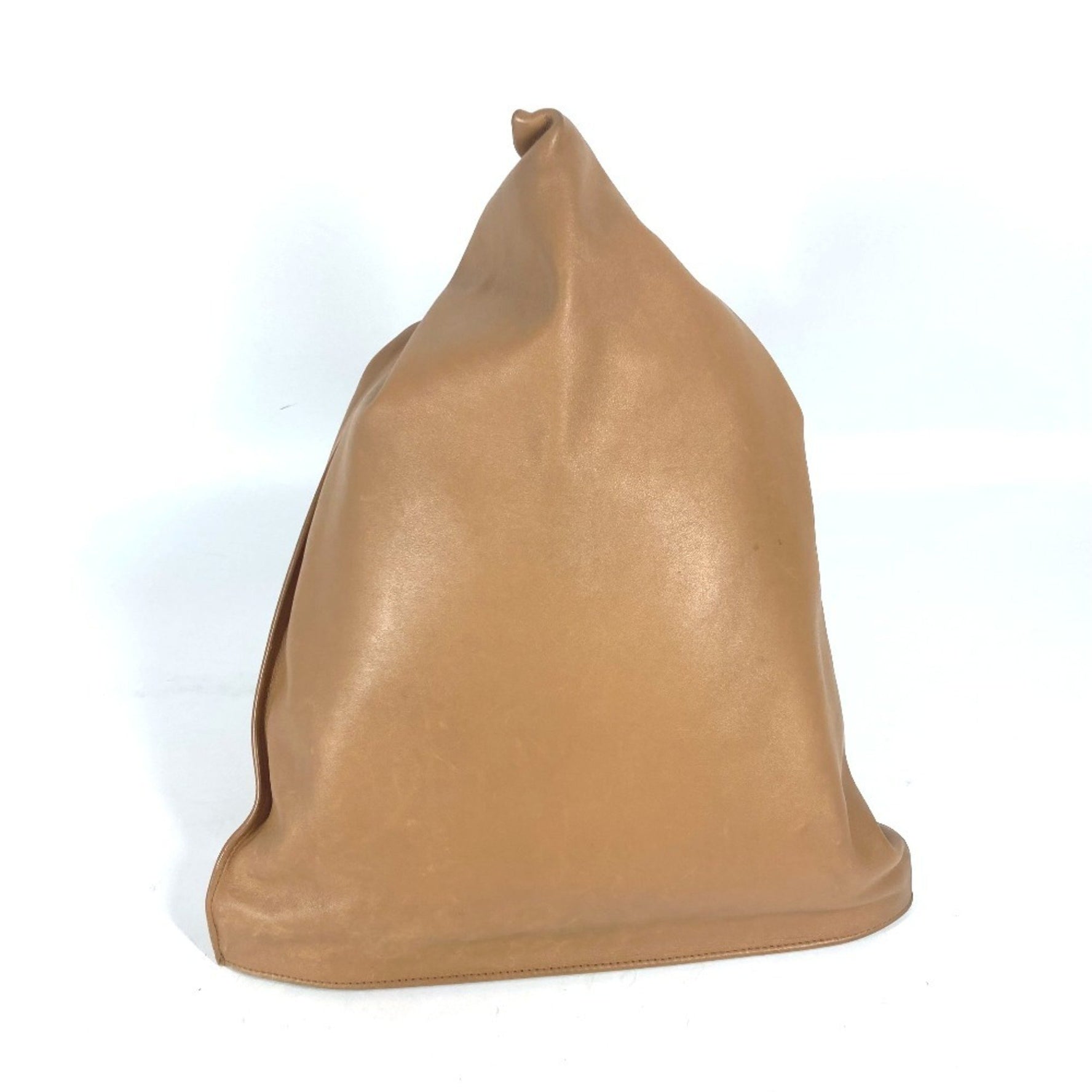BOTTEGA VENETA The Twist Pouch Clutch Bag/Handbag in Leather, Camel Brown