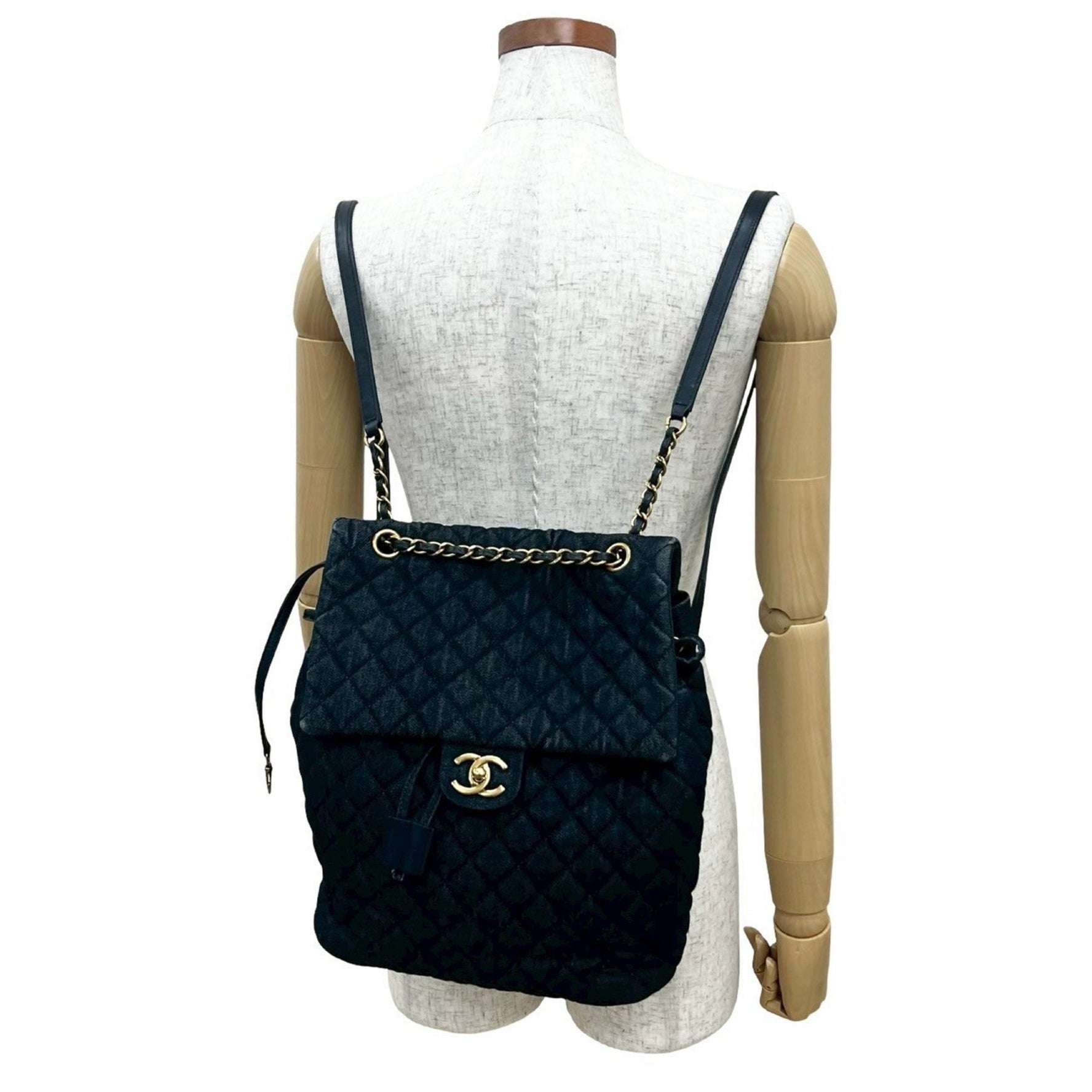 Seal No. 22 CHANEL Matelasse Coco Denim Leather Chain Backpack 71-10