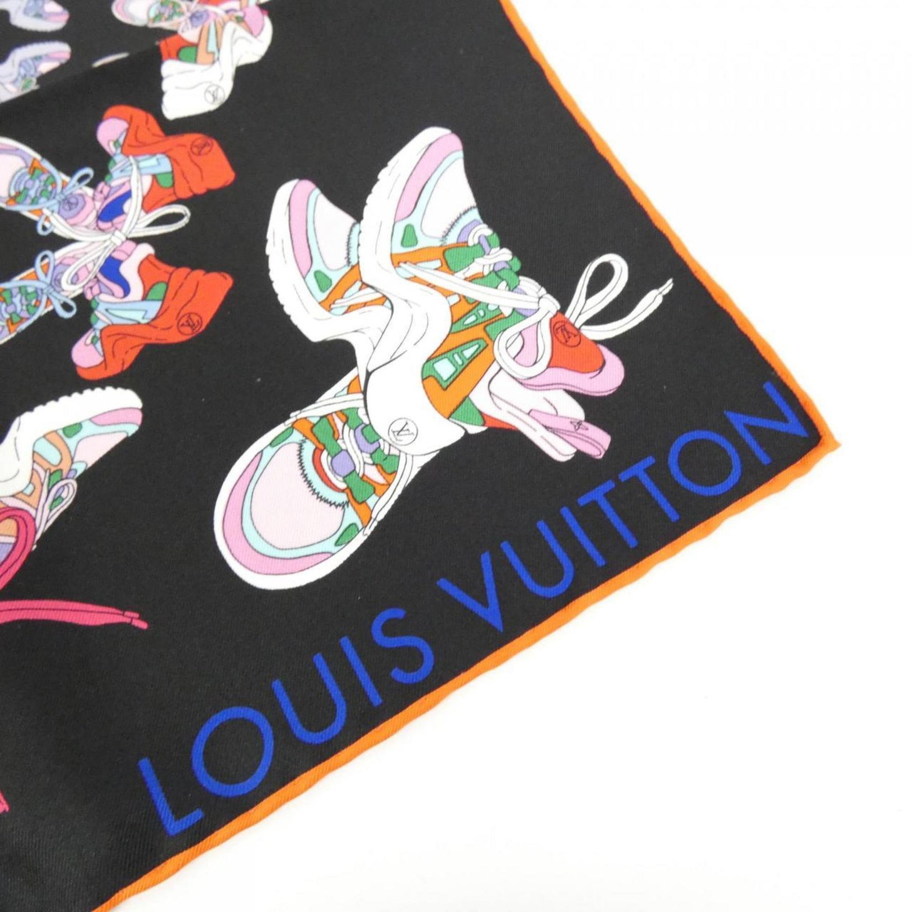 Louis Vuitton Carre Arclight M76149 Scarf