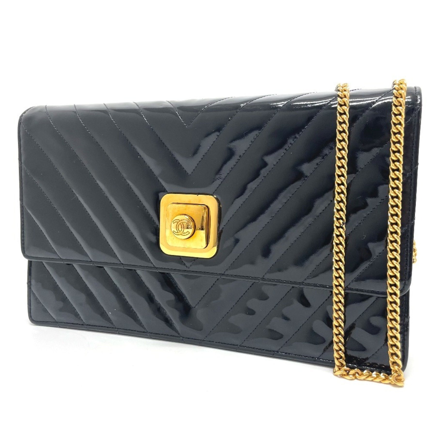 CHANEL V-Stitch Chevron CC Coco Mark Chain Shoulder Bag in Enamel/Leather