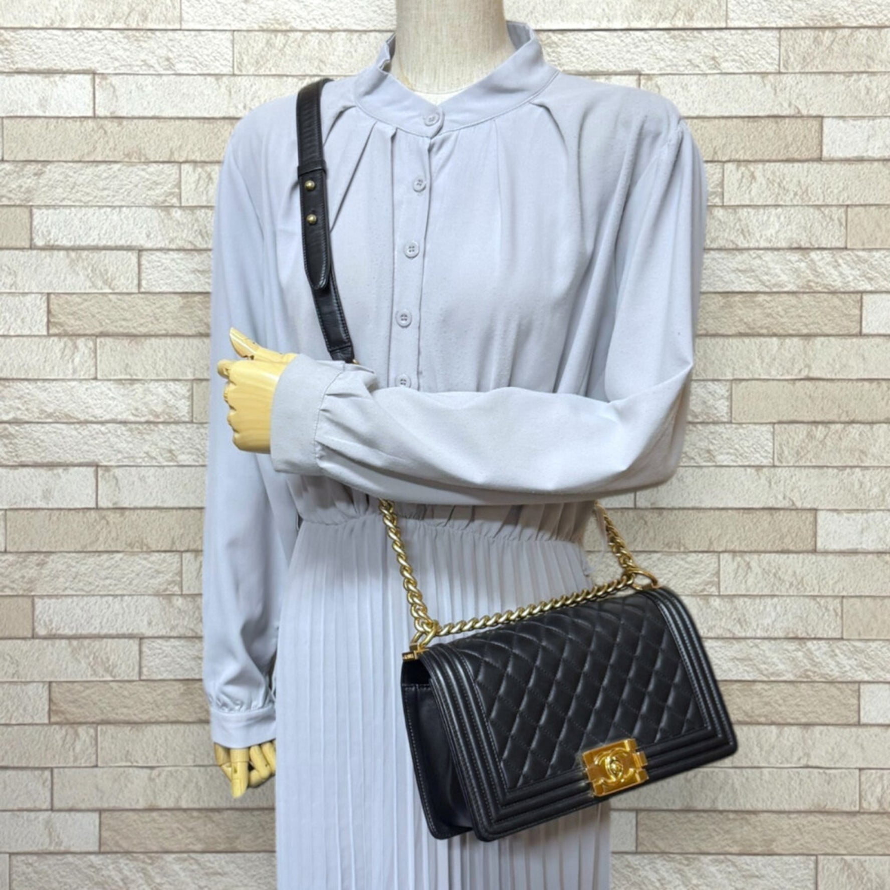 CHANEL Boy Shoulder Bag, Lambskin, Chain