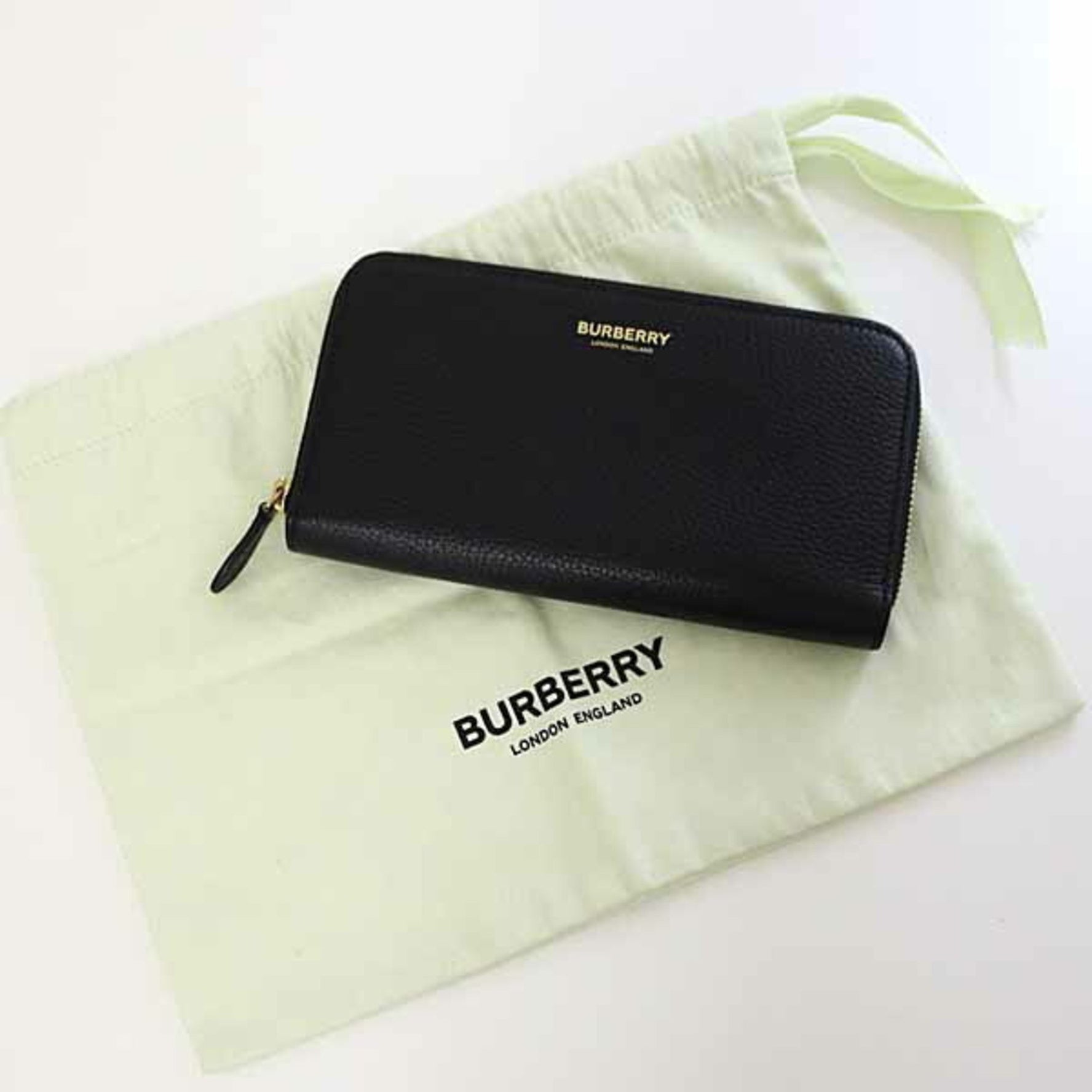 Burberry Round Long Wallet Leather Black Check F-04678