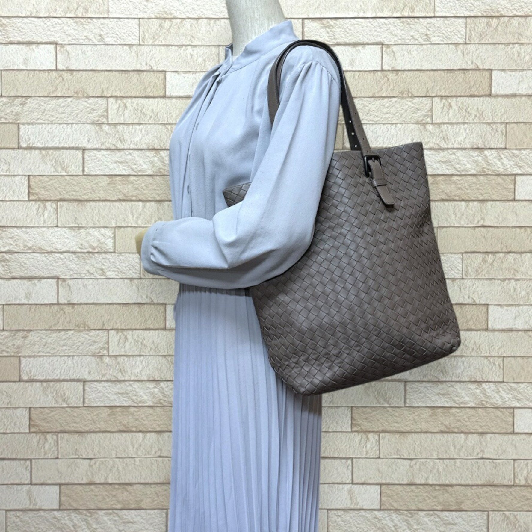 Bottega Veneta Intrecciato Tote Bag, Leather, Unisex