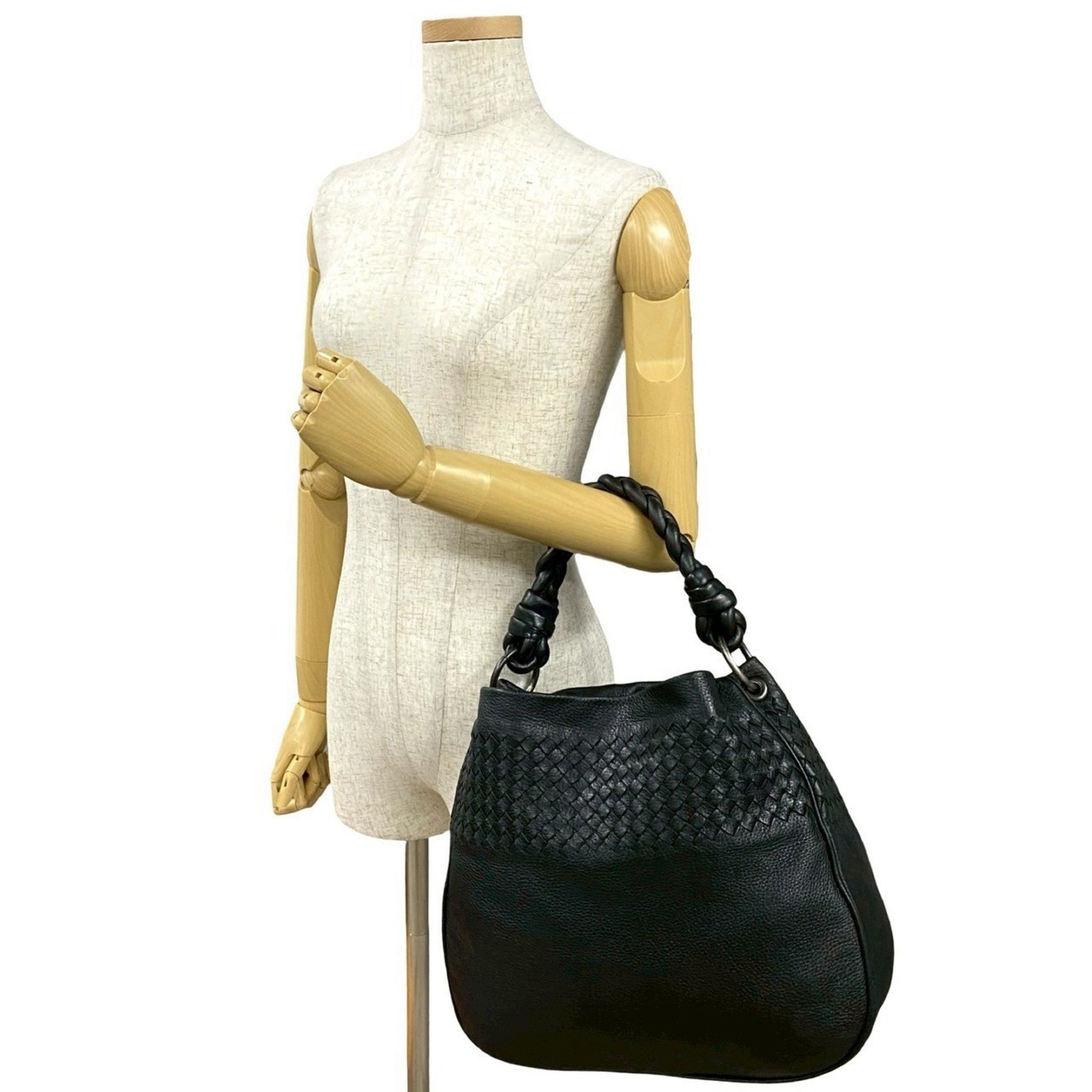 BOTTEGA VENETA Intrecciato Leather Handbag/Tote Bag in Size