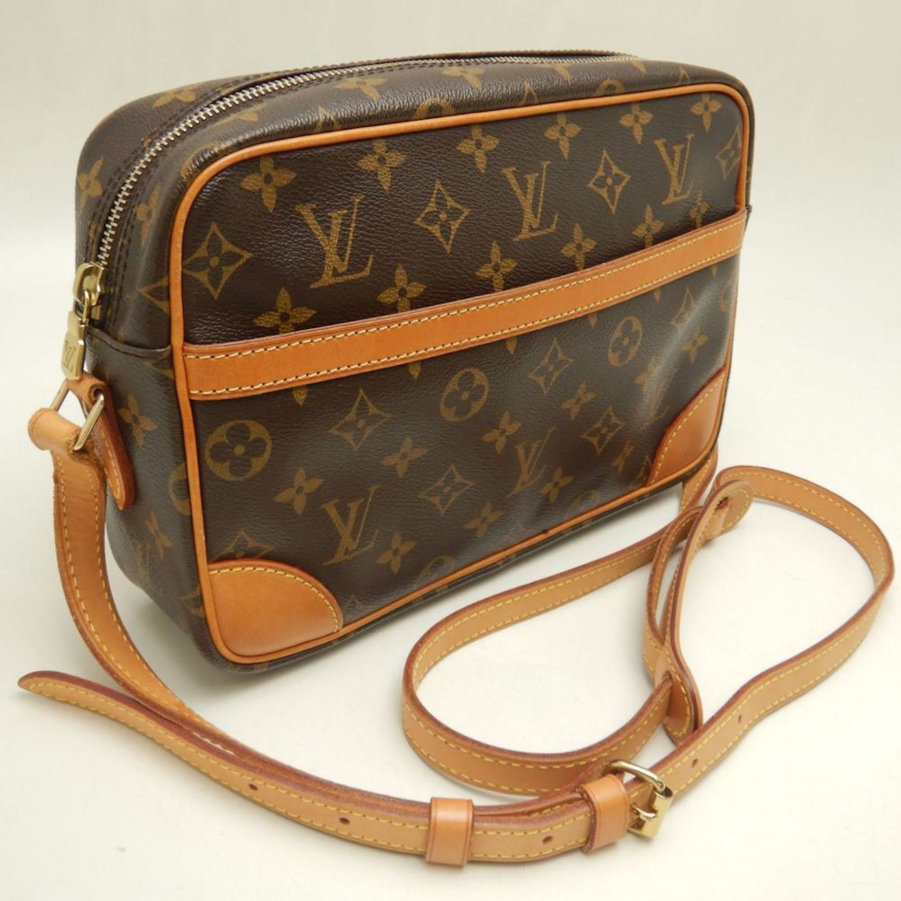 LOUIS VUITTON Louis Vuitton Trocadero 27 Monogram M51274 Shoulder Bag Brown