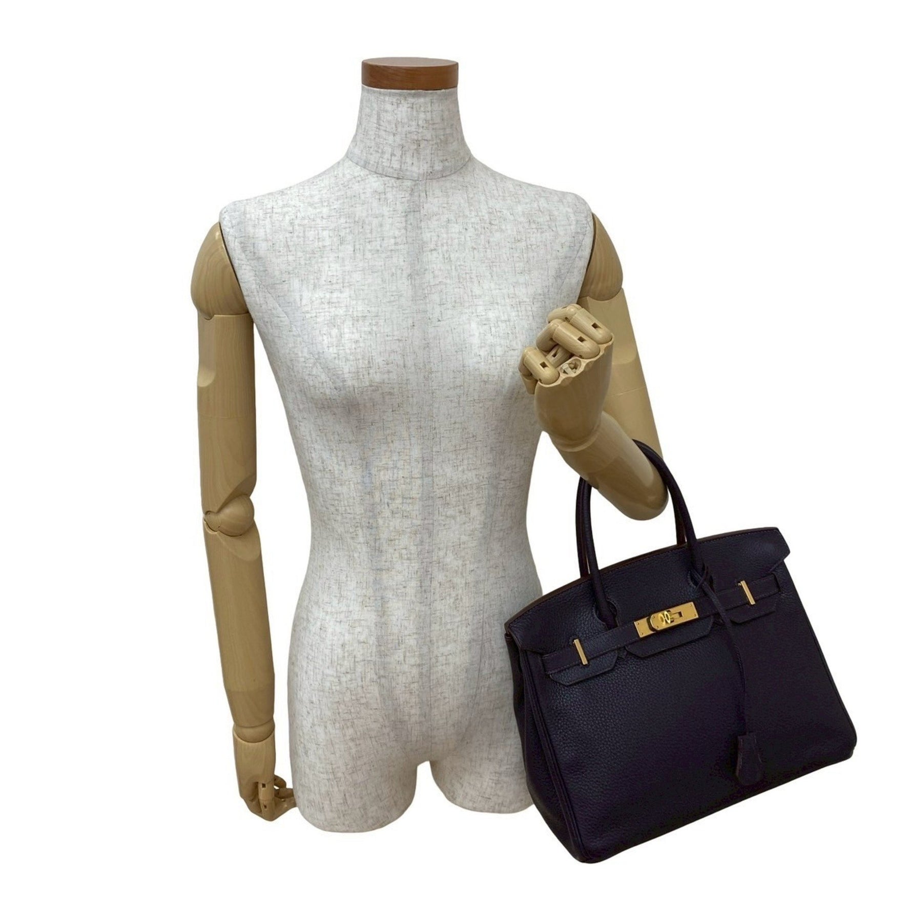 Unused, stored item. □R stamped. HERMES Birkin 30 Taurillon Clemence handbag/tote bag in purple raisin.
