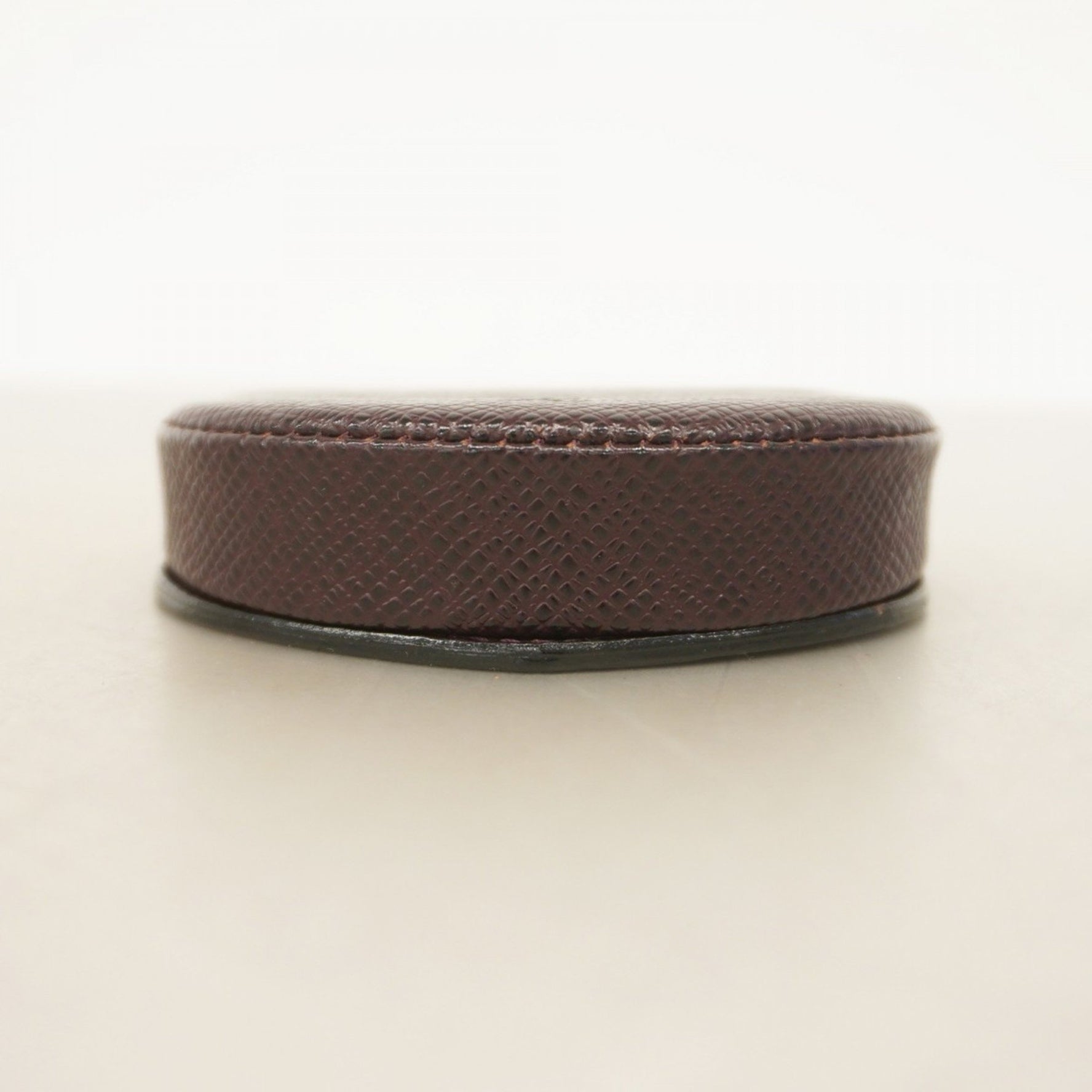 Louis Vuitton Taiga Porte Monnaie Cuvette Wallet/Coin Case M30376 Acajou Women's