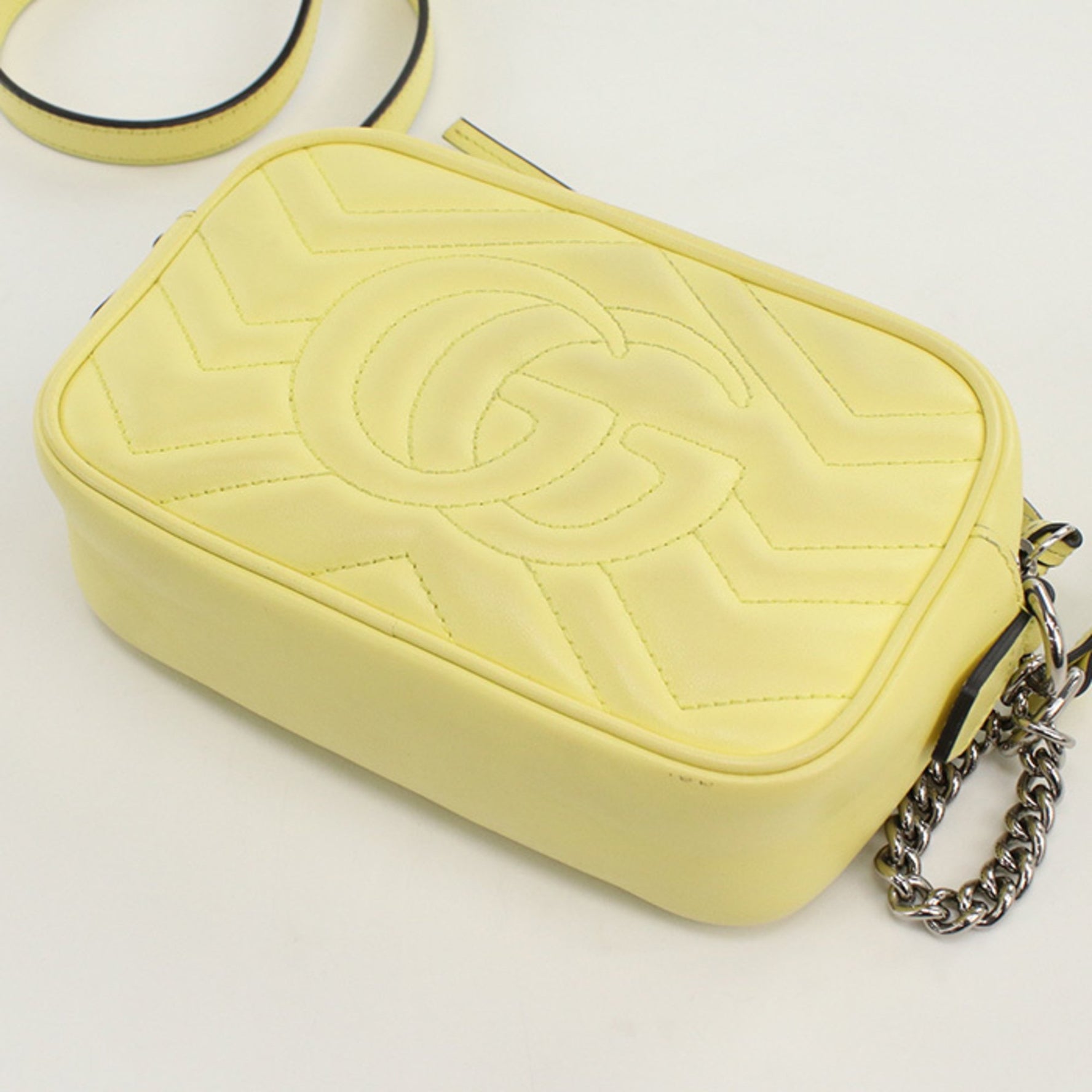 GUCCI GG Marmont Shoulder Bag Mini Camera
